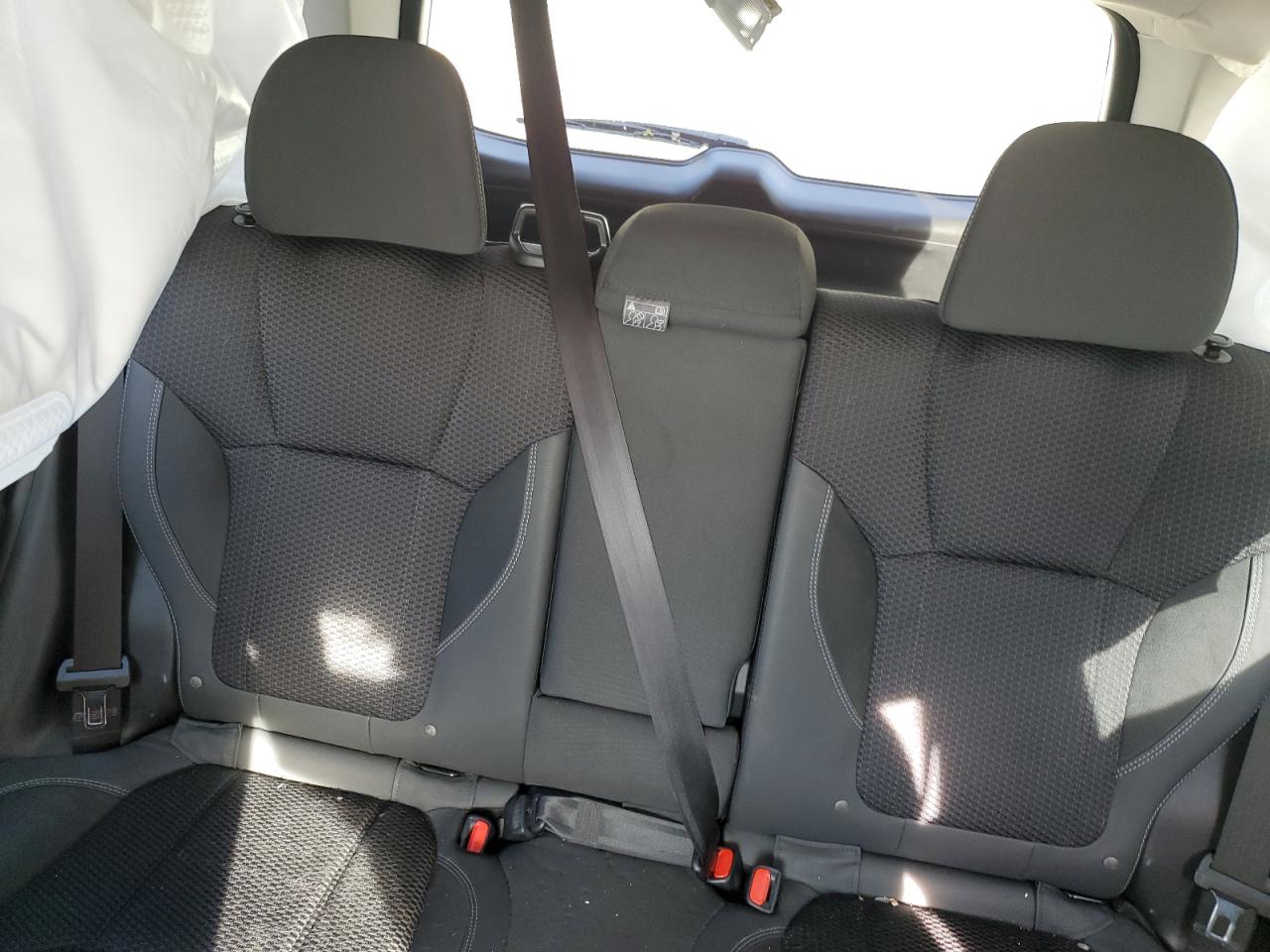 2021 Subaru Forester Premium White vin: JF2SKAFC3MH456920
