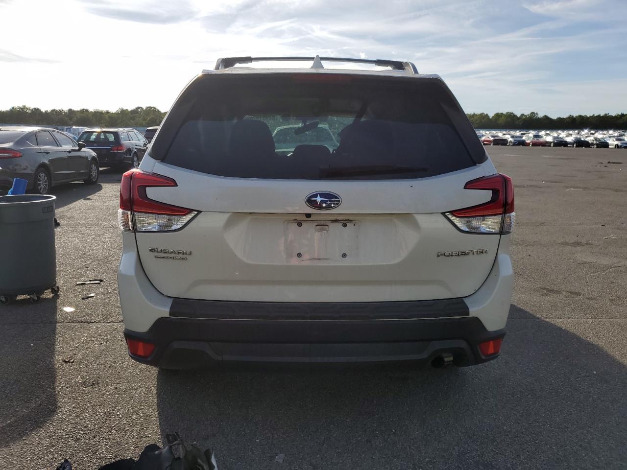 2021 Subaru Forester Premium White vin: JF2SKAFC3MH456920