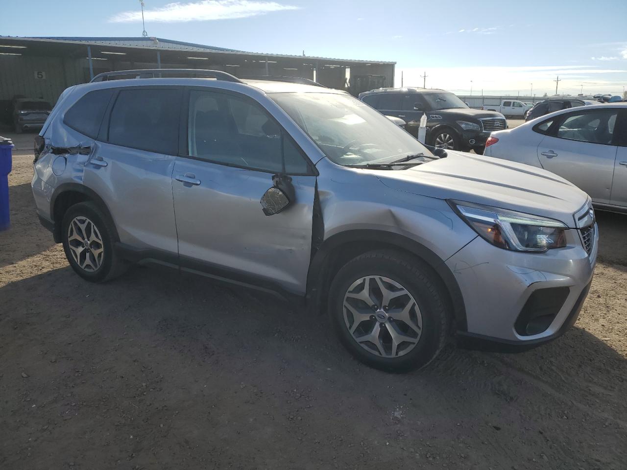 2021 Subaru Forester Premium Серебряный vin: JF2SKAFC5MH537935