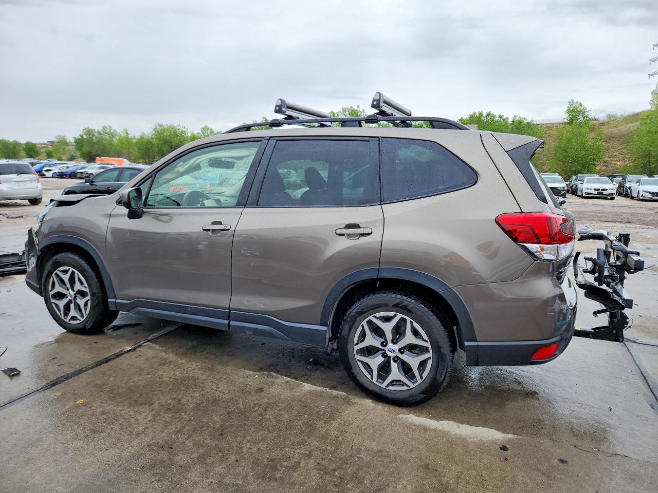 2021 Subaru Forester Premium Brown vin: JF2SKAFC6MH459777