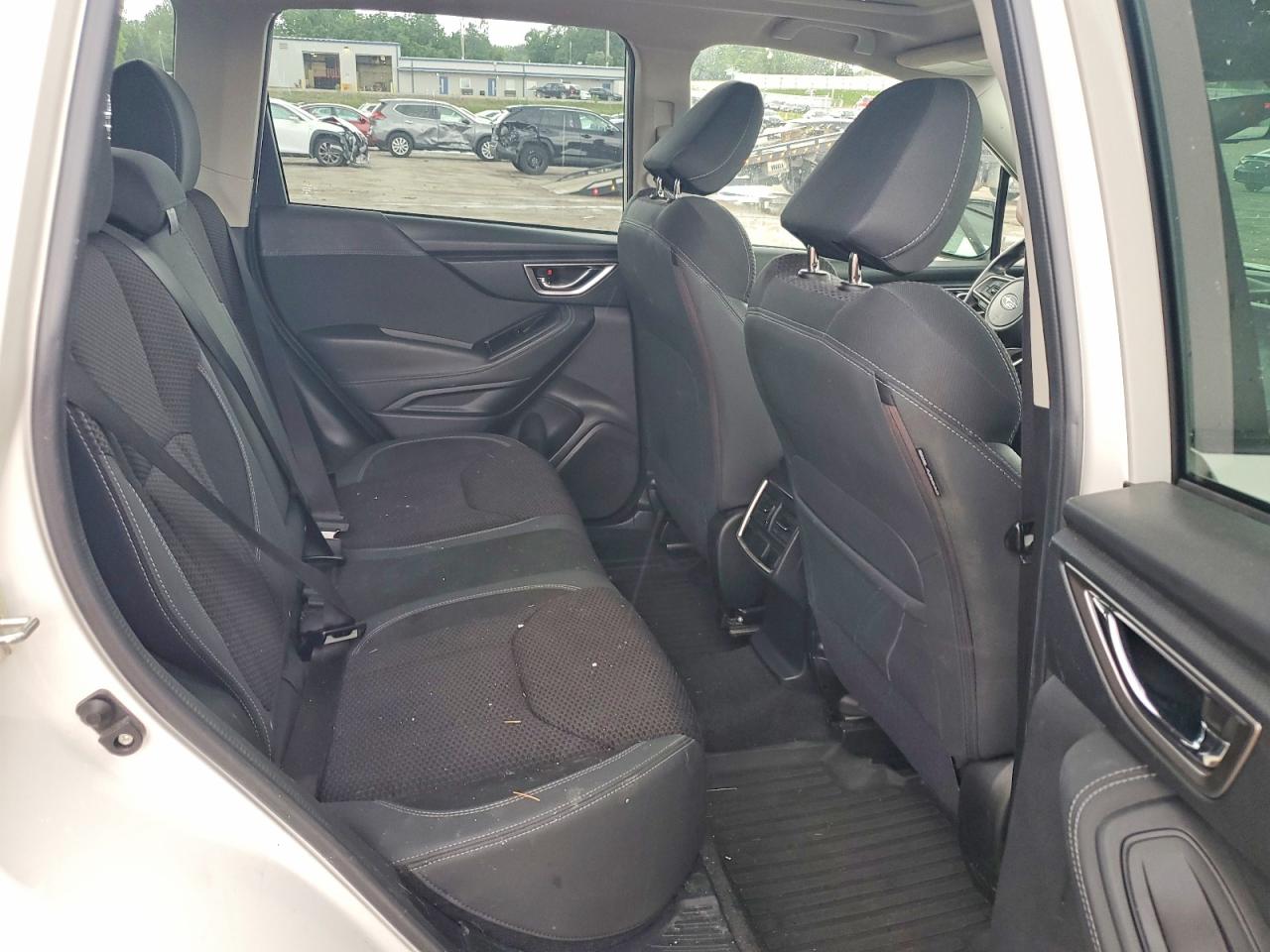2021 Subaru Forester Premium White vin: JF2SKAFC8MH429373