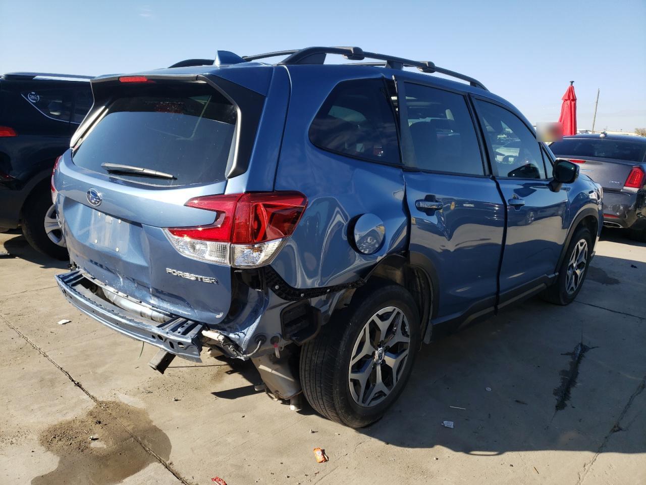 2021 Subaru Forester Premium Blue vin: JF2SKAFC8MH566183