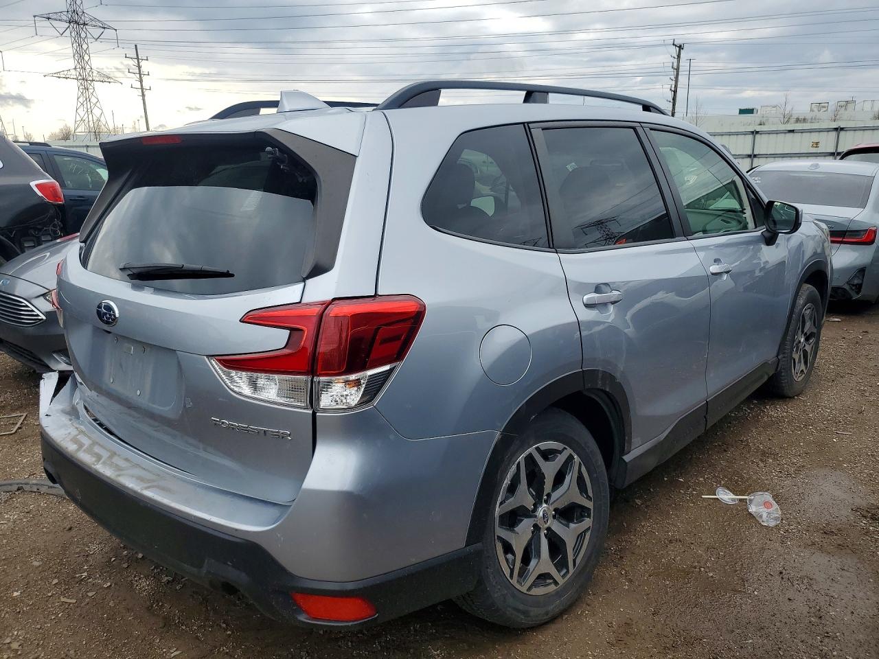 2019 Subaru Forester Premium Silver vin: JF2SKAGC1KH571754