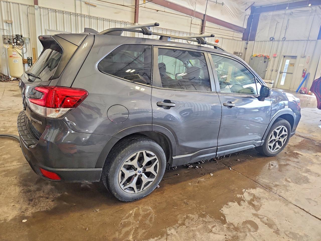 2020 Subaru Forester Premium Gray vin: JF2SKAGC3LH465520