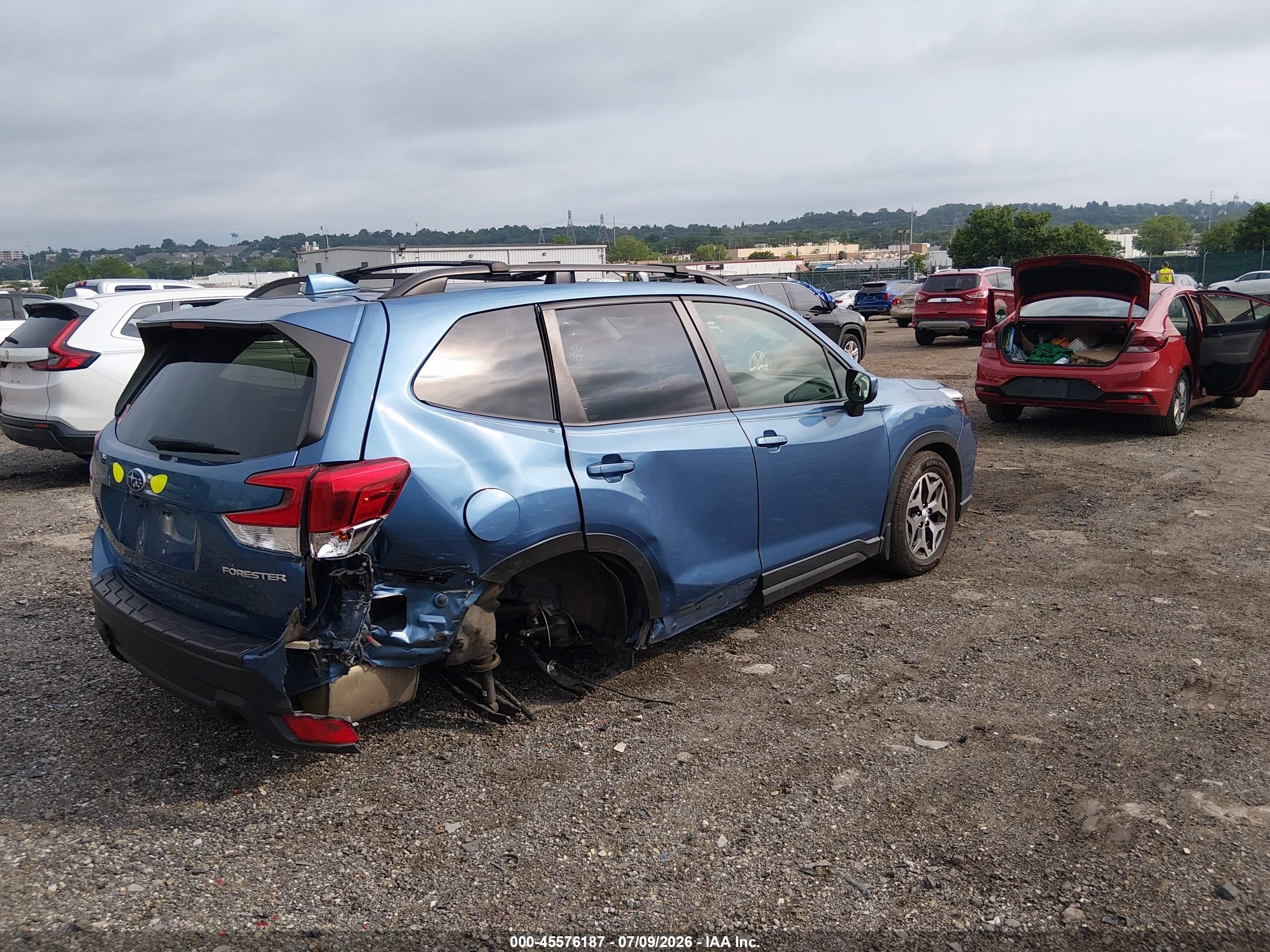 2019 Subaru Forester Premium Blue vin: JF2SKAGC4KH574065