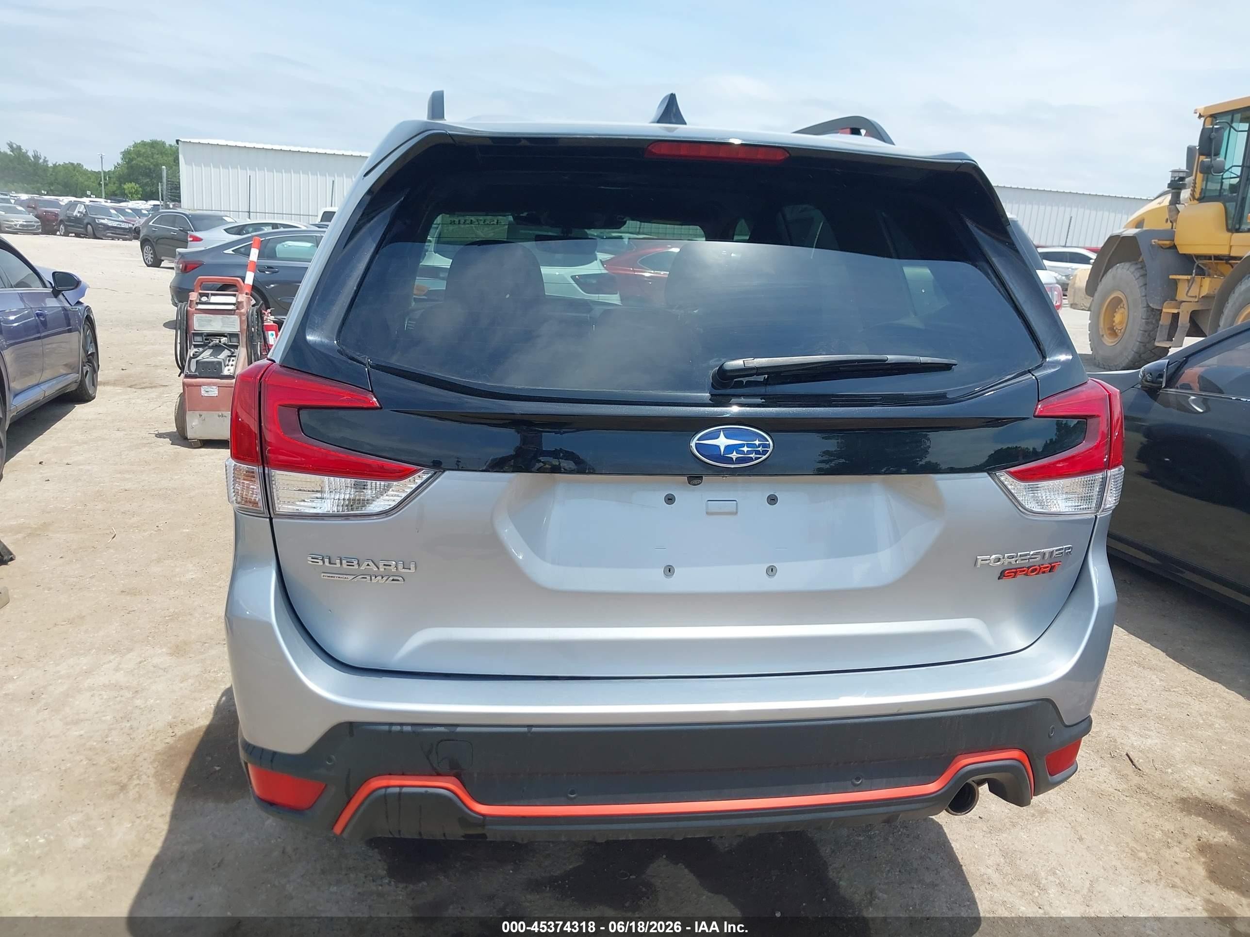 2024 Subaru Forester Sport Silver vin: JF2SKAGC5RH450607