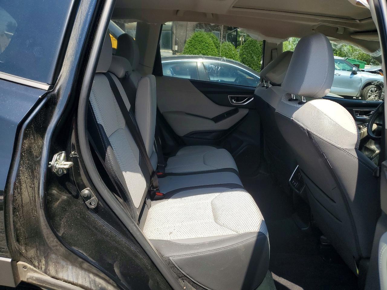2019 Subaru Forester Premium Black vin: JF2SKAGC6KH551600