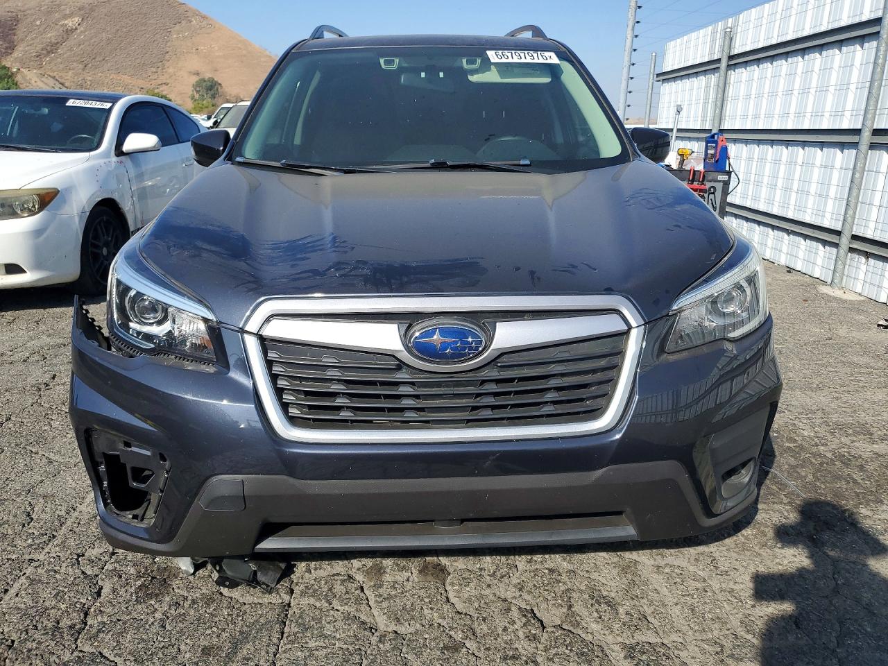 2019 Subaru Forester Premium Gray vin: JF2SKAGC7KH422801