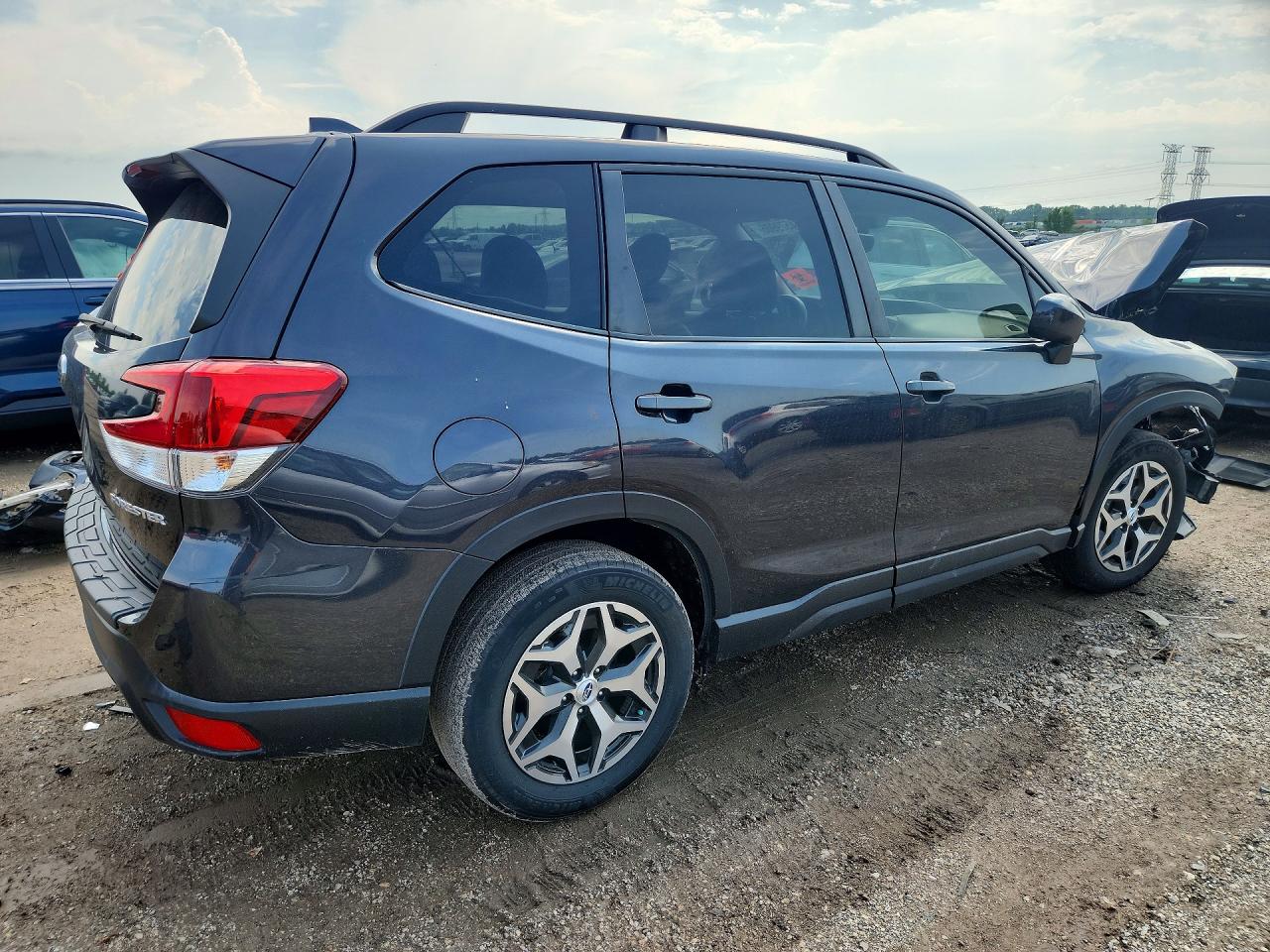 2019 Subaru Forester Premium Угольный vin: JF2SKAGC7KH450162