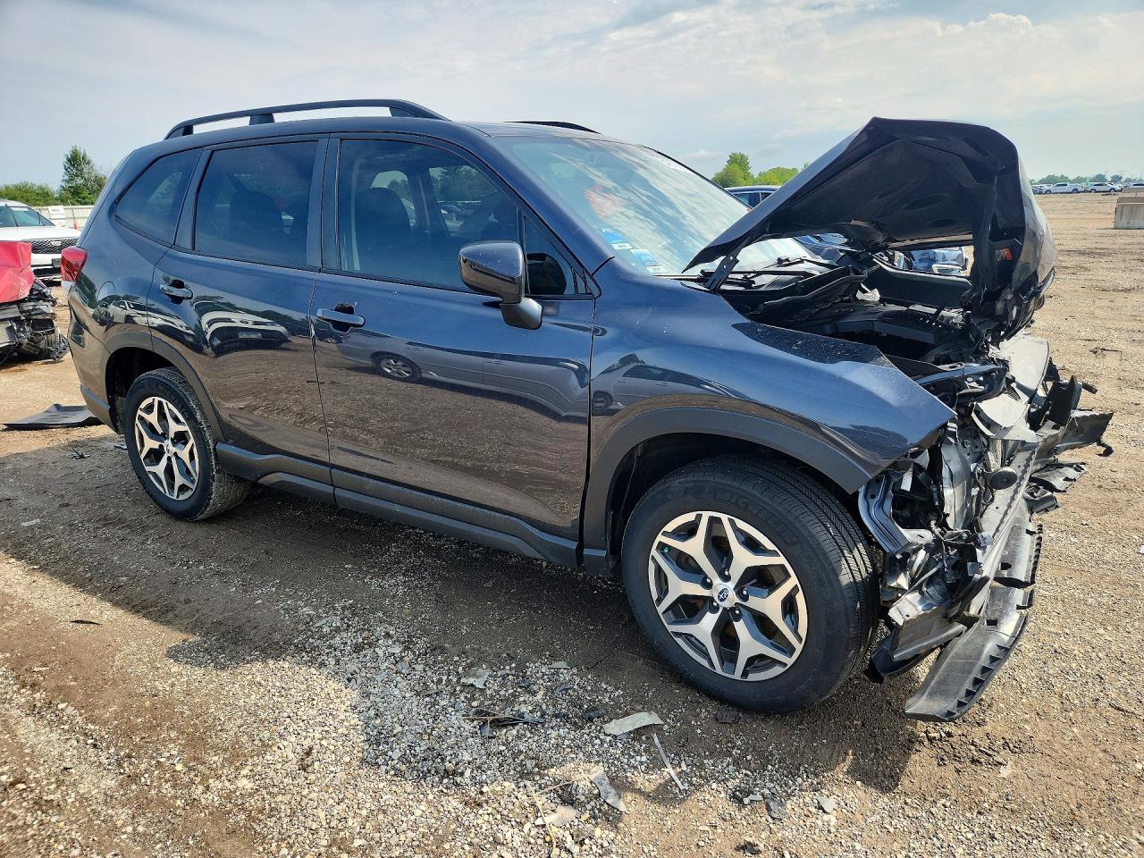 2019 Subaru Forester Premium Угольный vin: JF2SKAGC7KH450162