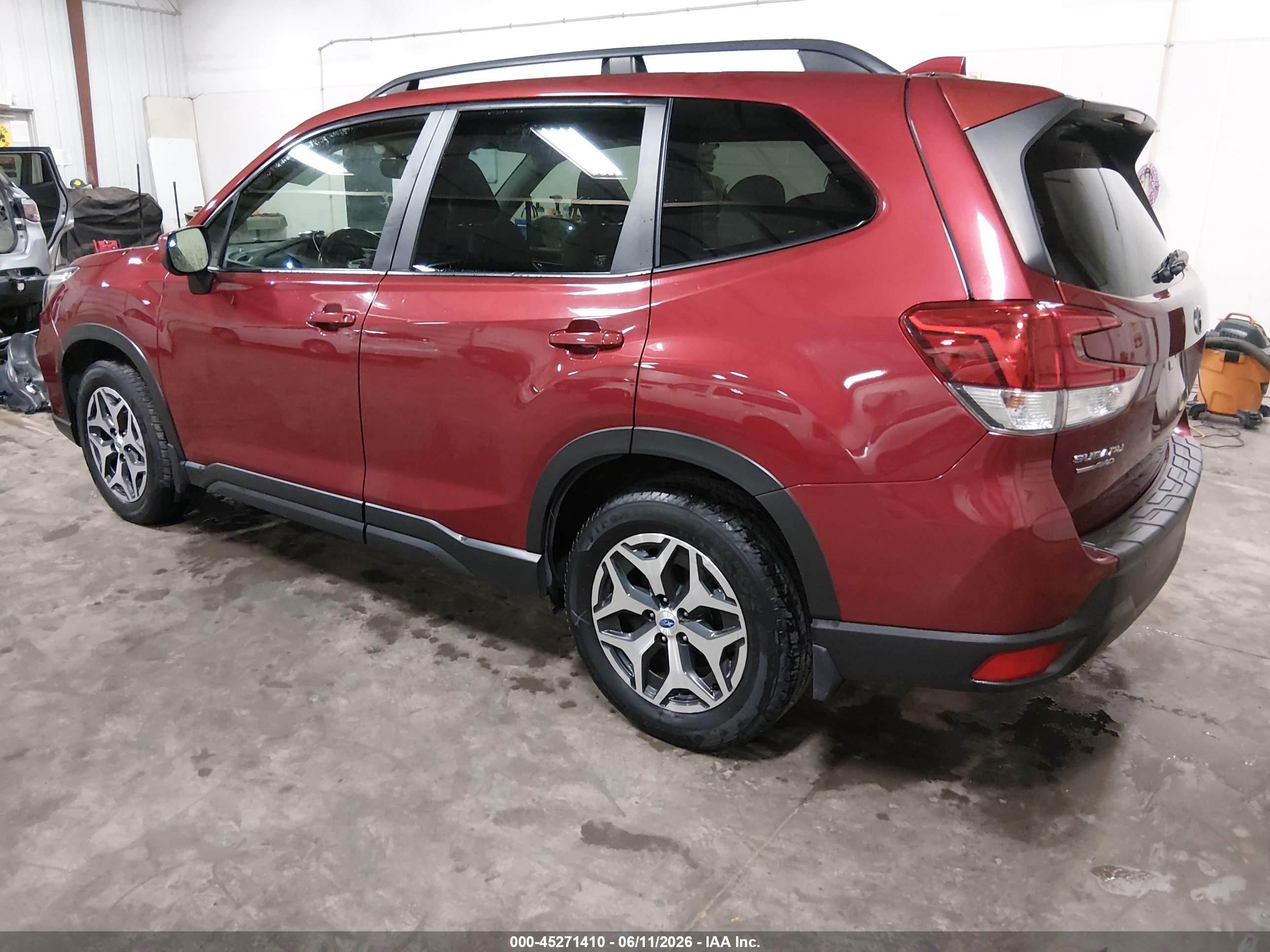 2019 Subaru Forester Premium Red vin: JF2SKAGC8KH409958