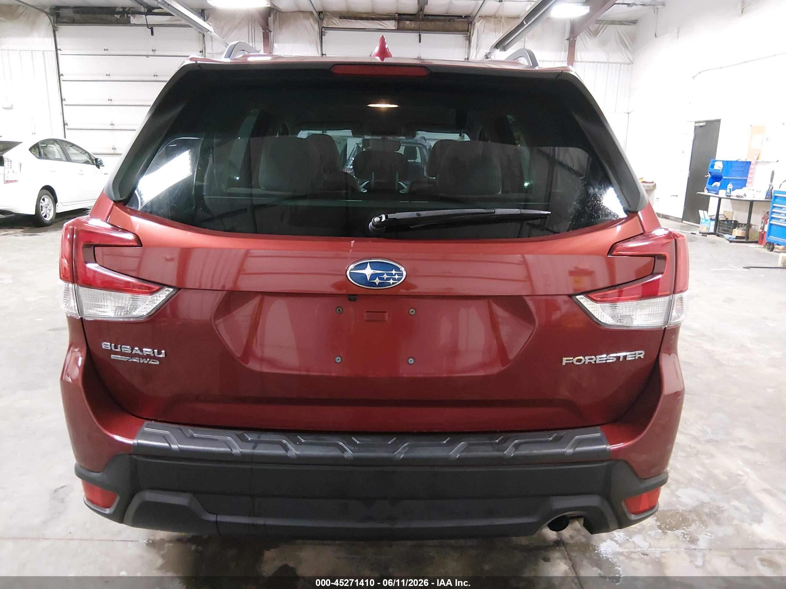 2019 Subaru Forester Premium Red vin: JF2SKAGC8KH409958