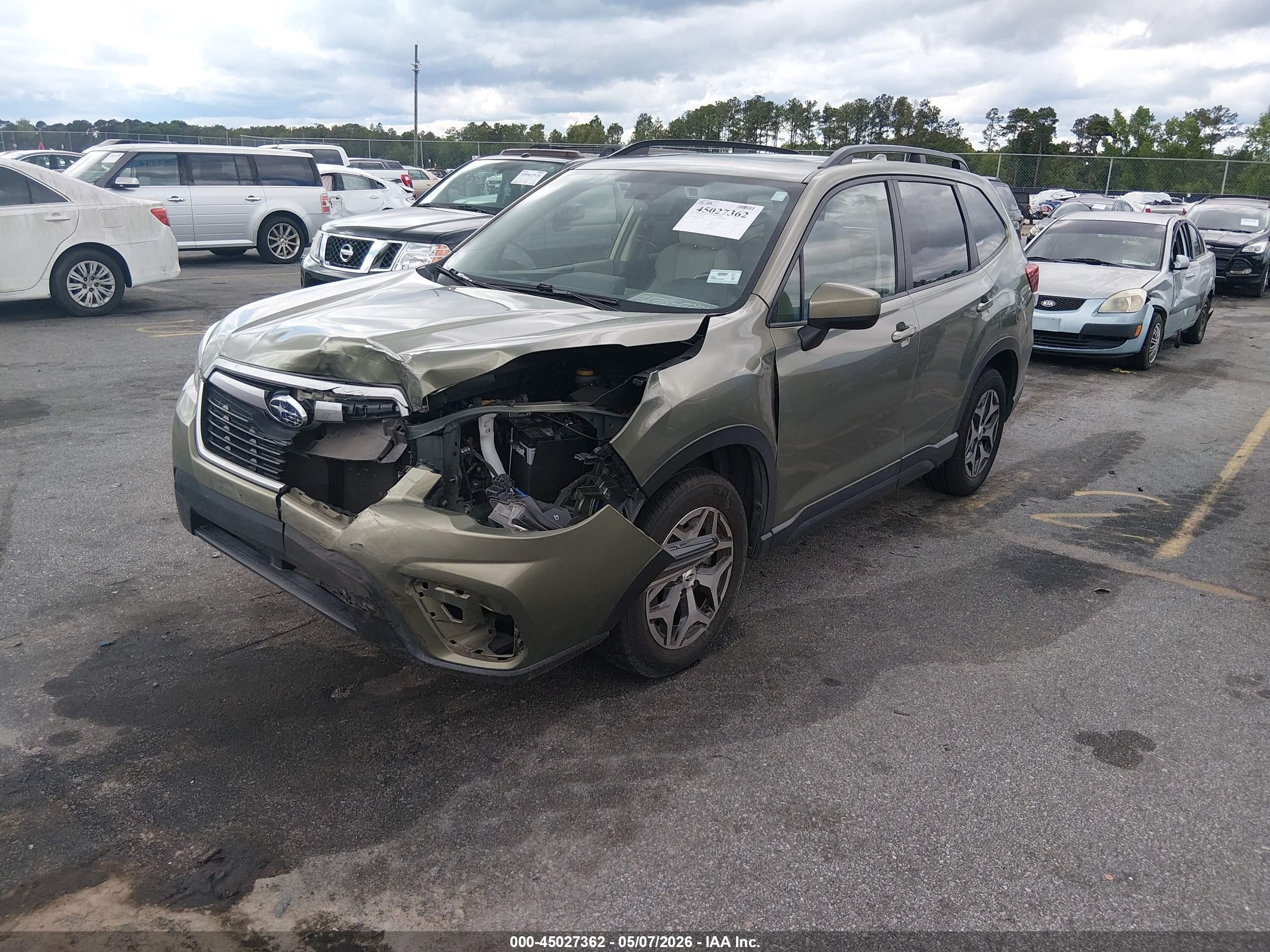 2019 Subaru Forester Premium Зеленый vin: JF2SKAGC8KH508974