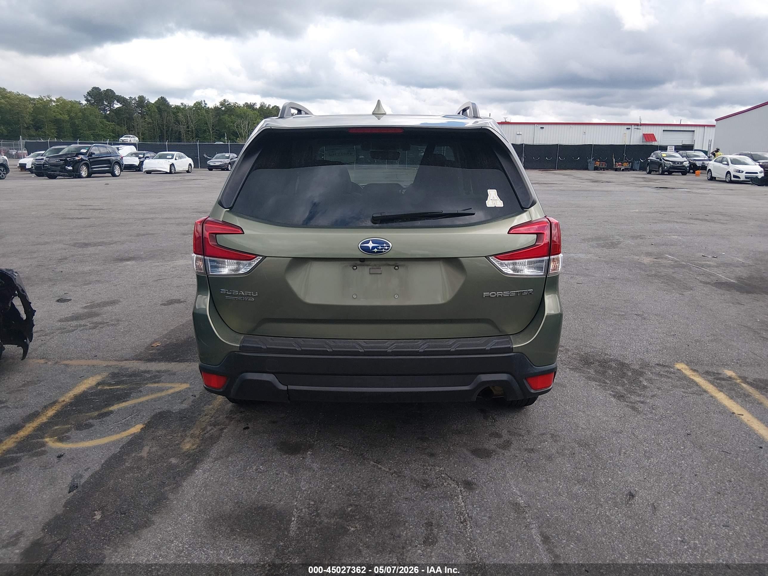 2019 Subaru Forester Premium Зеленый vin: JF2SKAGC8KH508974