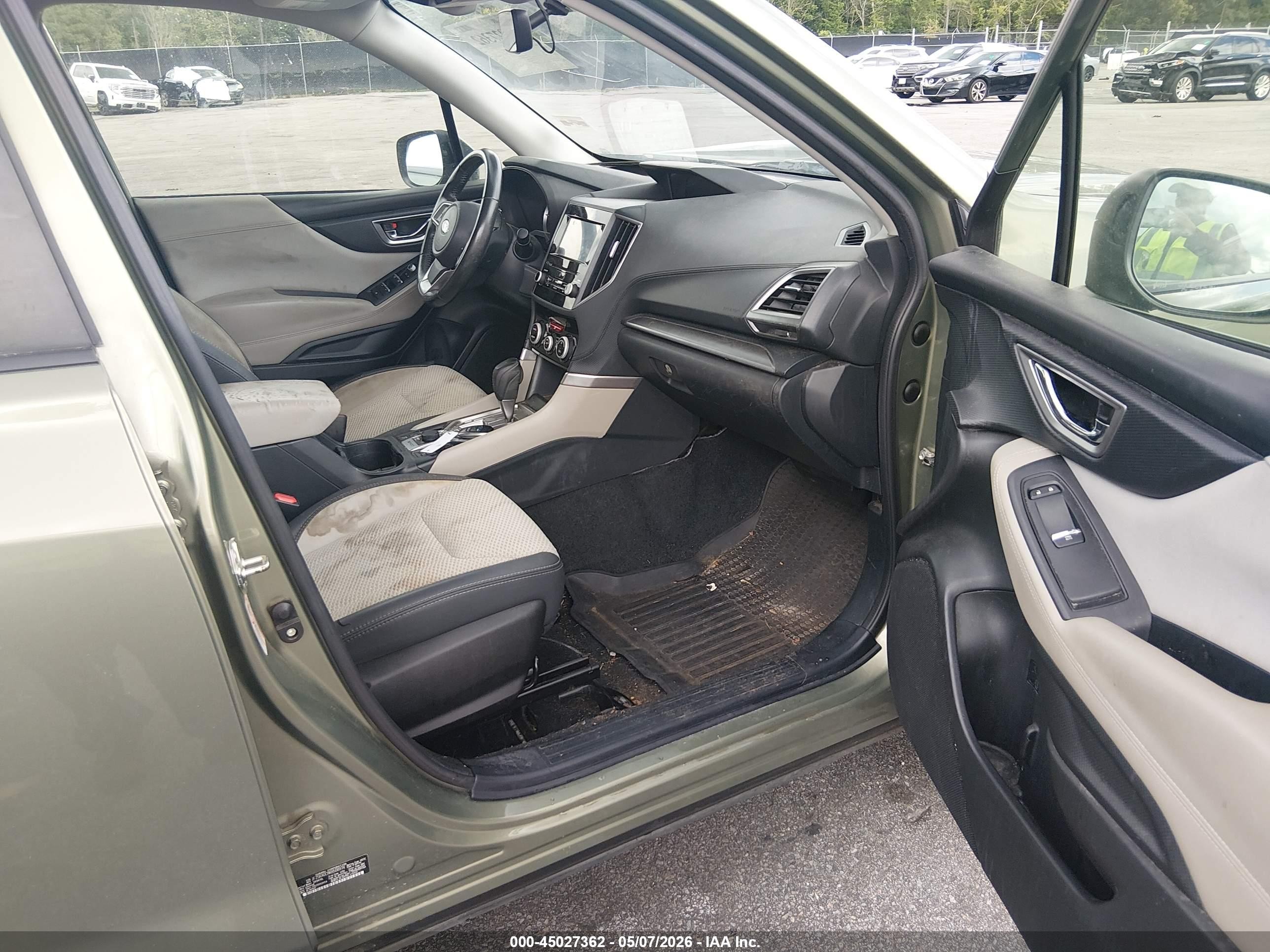 2019 Subaru Forester Premium Зеленый vin: JF2SKAGC8KH508974