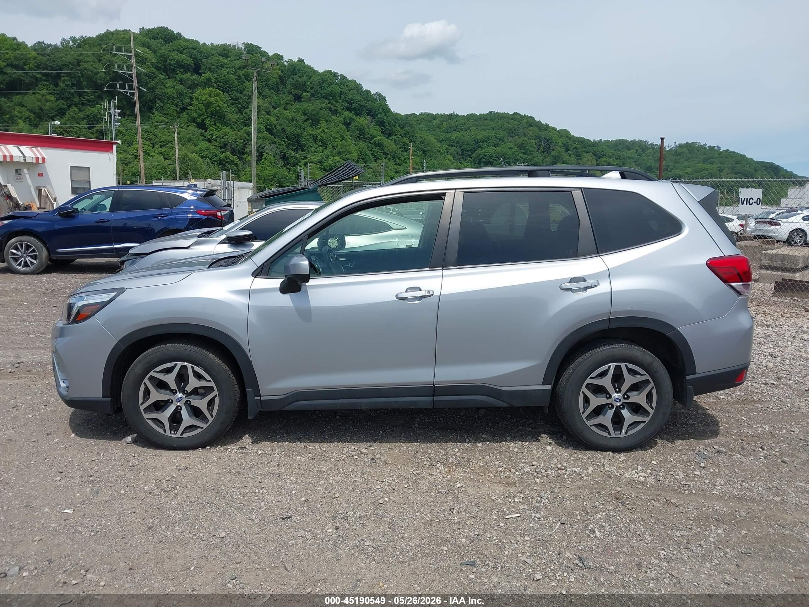 2020 Subaru Forester Premium Silver vin: JF2SKAGC8LH496469