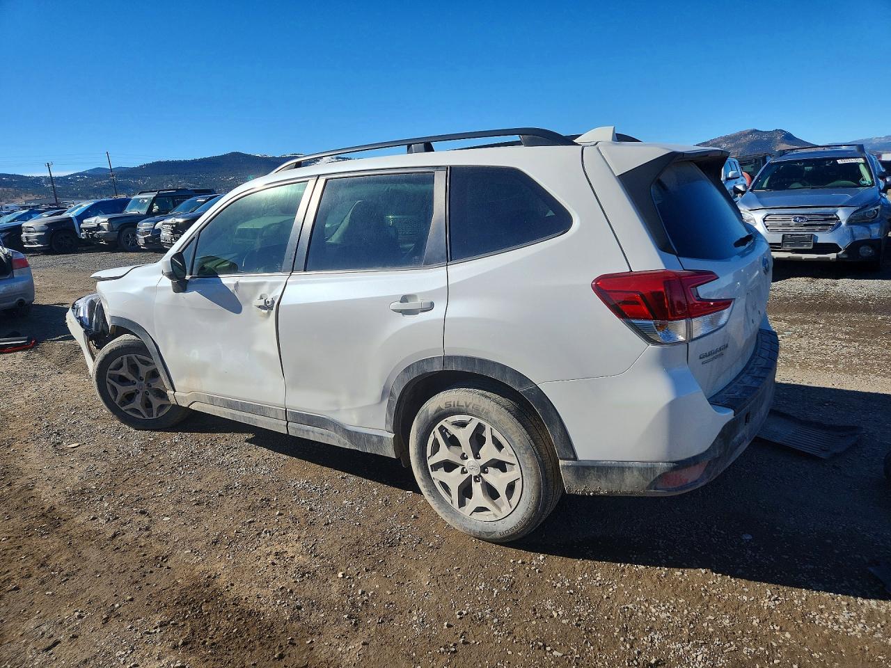 2021 Subaru Forester Premium White vin: JF2SKAJC2MH453871