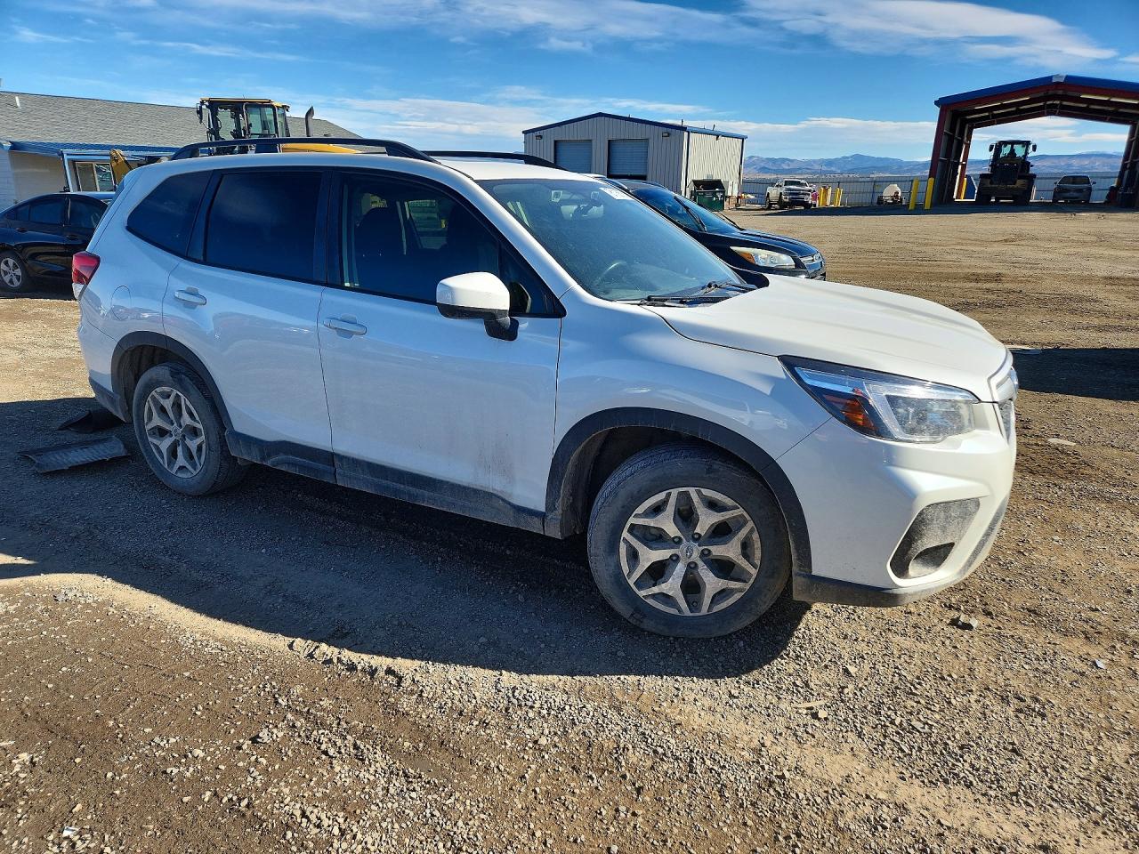2021 Subaru Forester Premium White vin: JF2SKAJC2MH453871