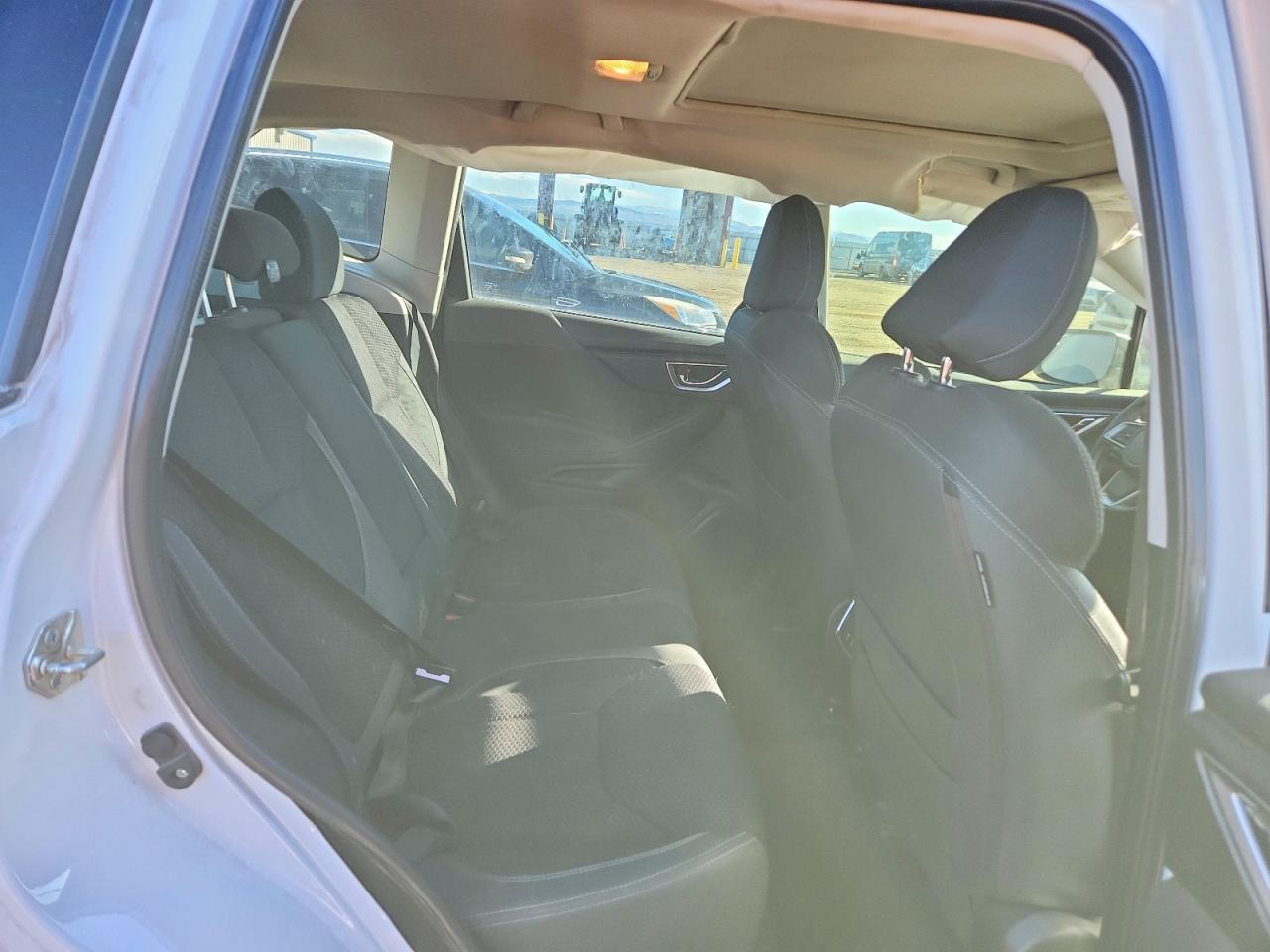 2021 Subaru Forester Premium White vin: JF2SKAJC2MH453871