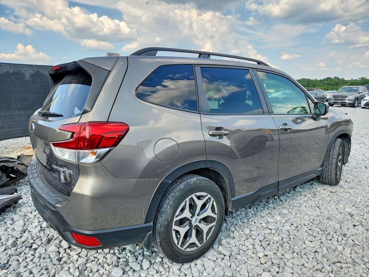 2020 Subaru Forester Premium Tan vin: JF2SKAJC3LH415905