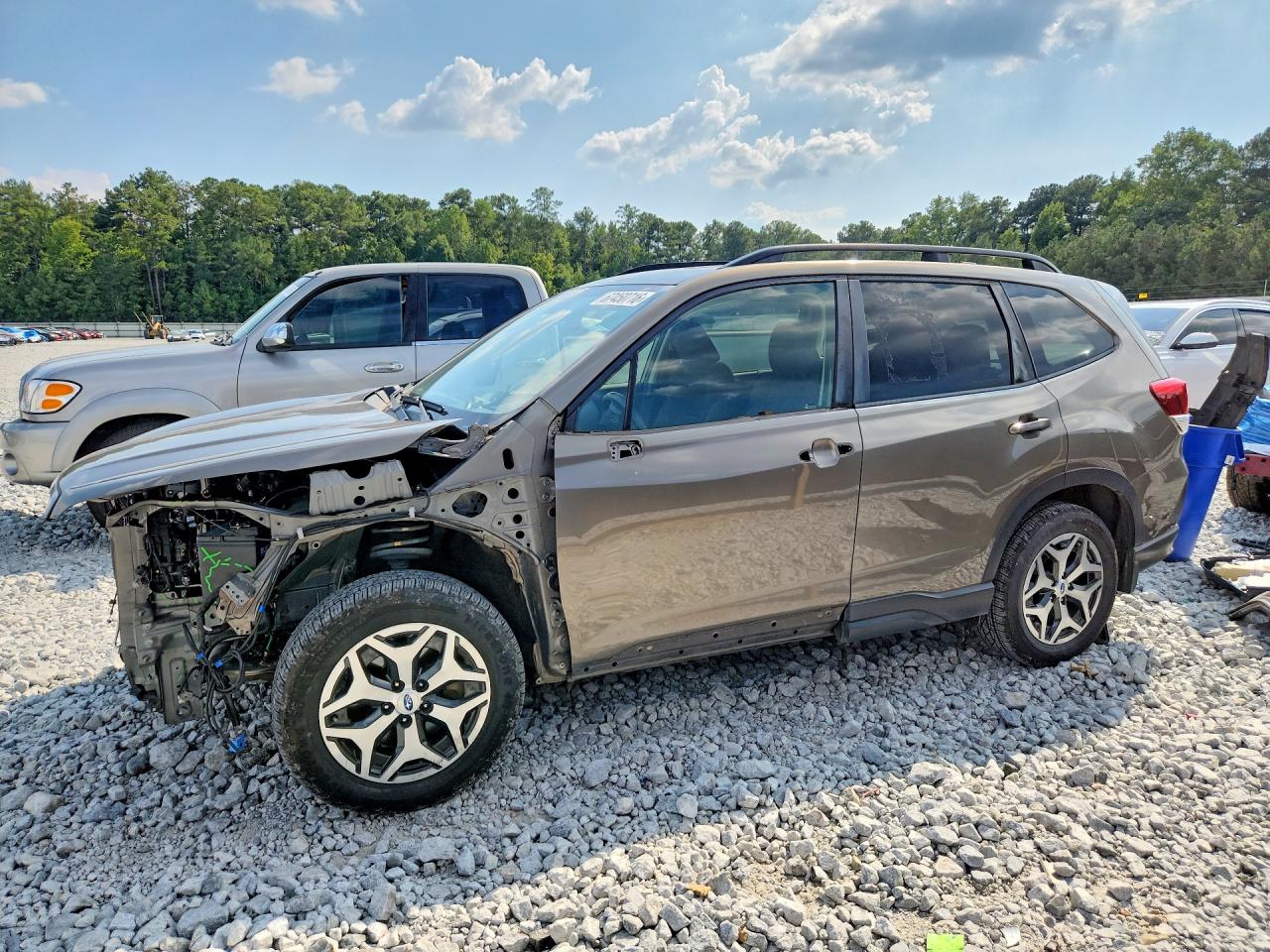 2020 Subaru Forester Premium Tan vin: JF2SKAJC3LH415905