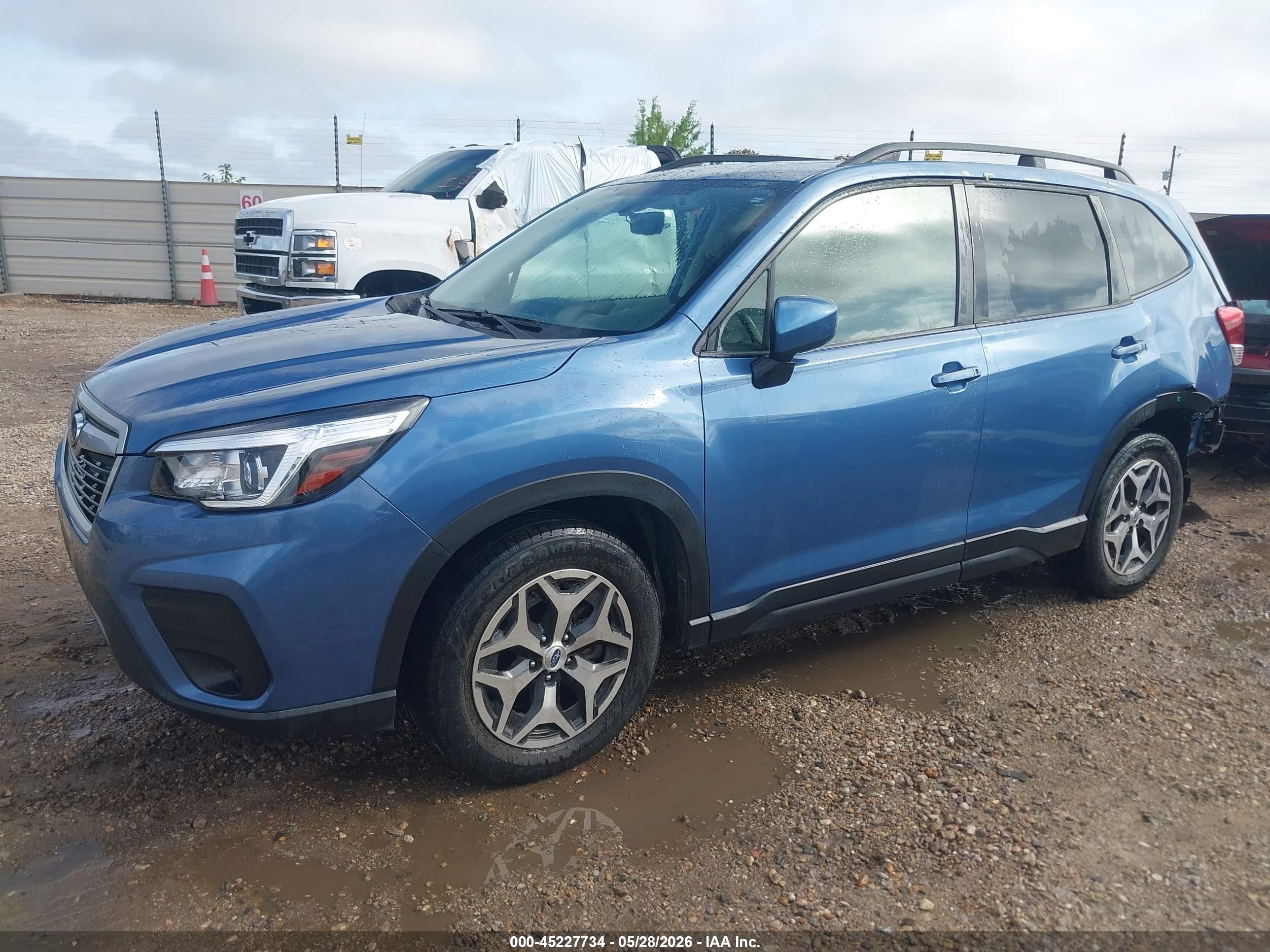 2020 Subaru Forester Premium Синий vin: JF2SKAJC3LH537230