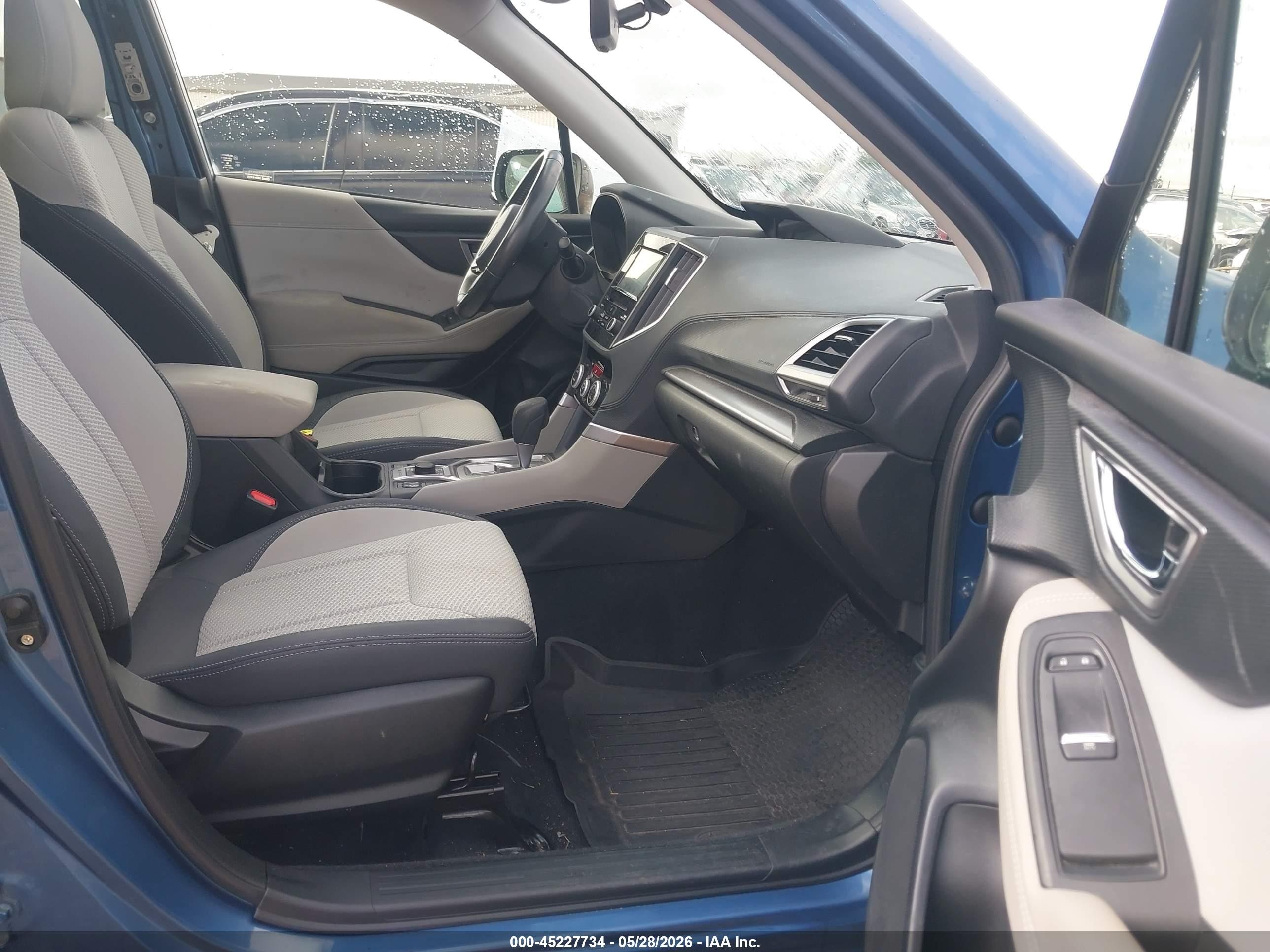 2020 Subaru Forester Premium Синий vin: JF2SKAJC3LH537230