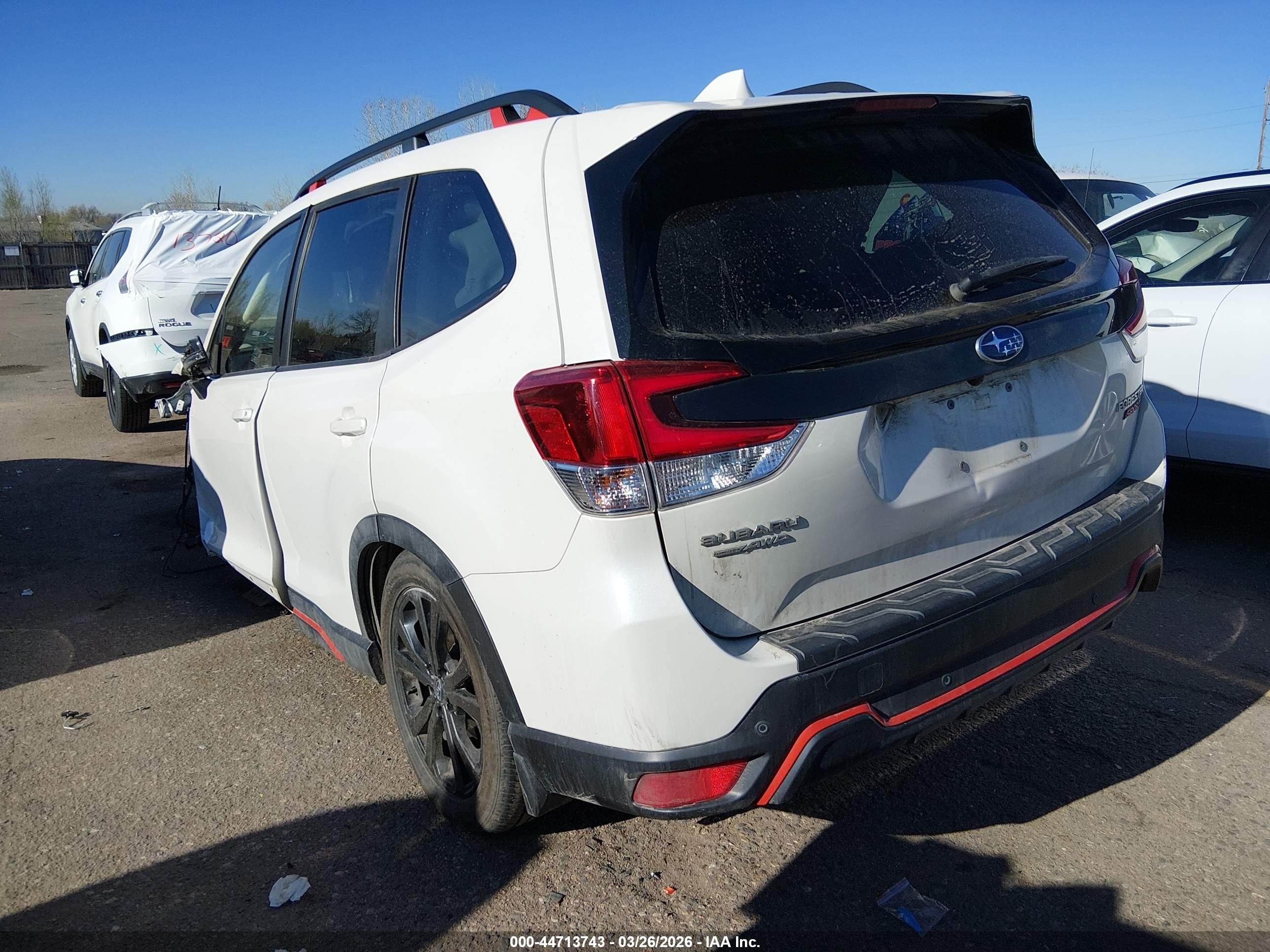2022 Subaru Forester Sport White vin: JF2SKAJC5NH506967