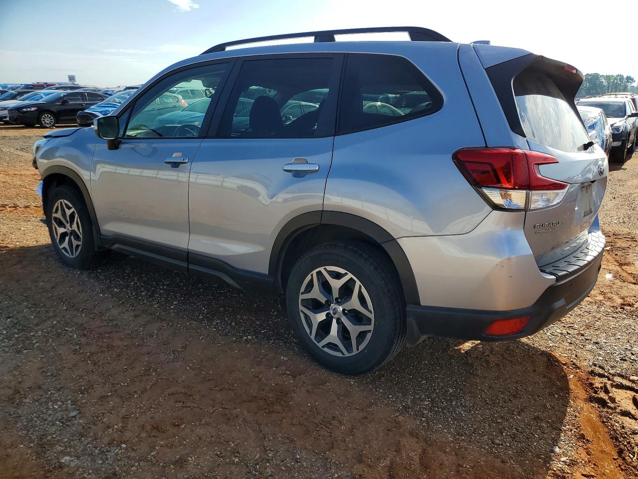 2021 Subaru Forester Premium Silver vin: JF2SKAJC6MH494892