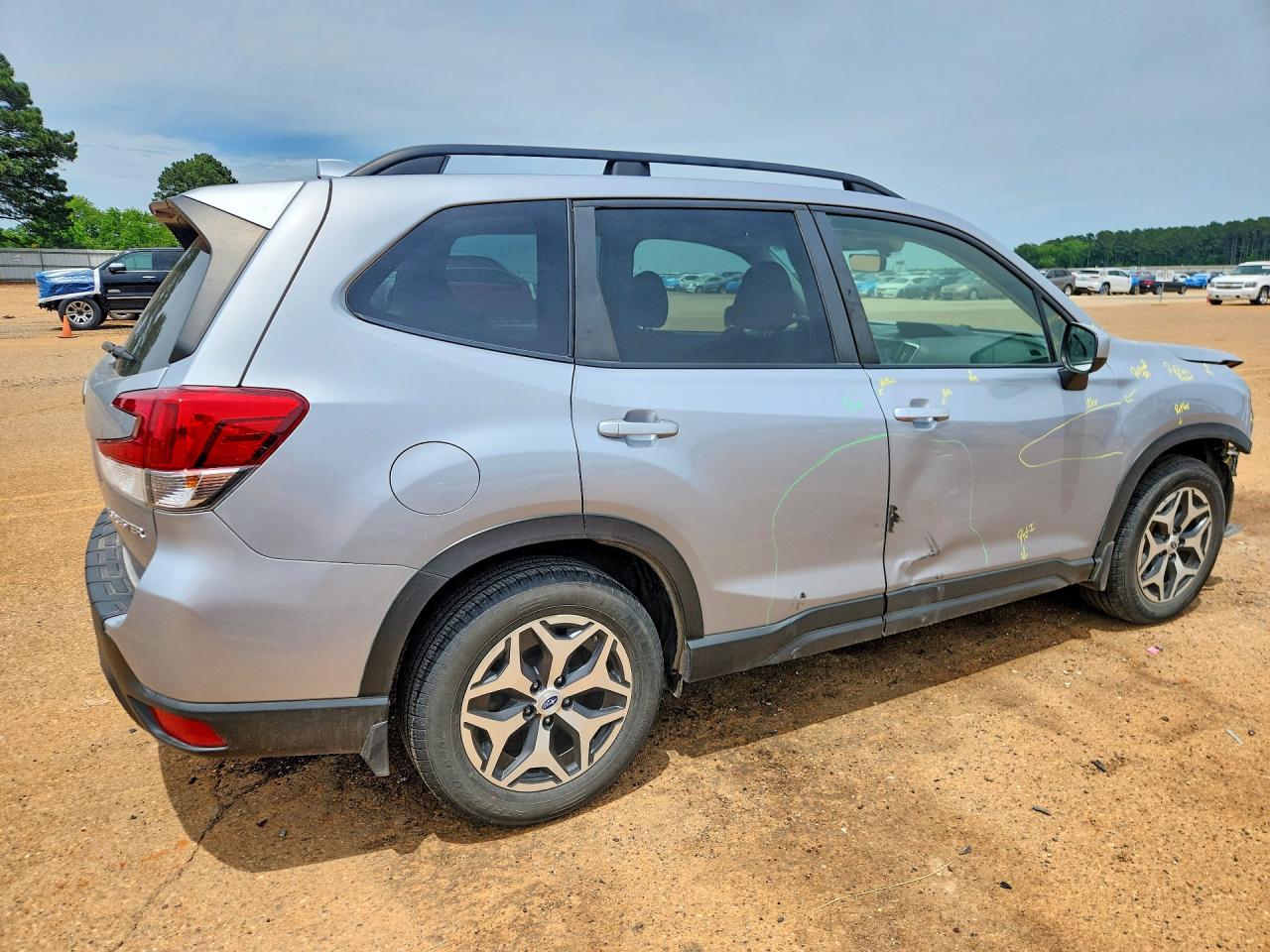 2021 Subaru Forester Premium Silver vin: JF2SKAJC6MH494892