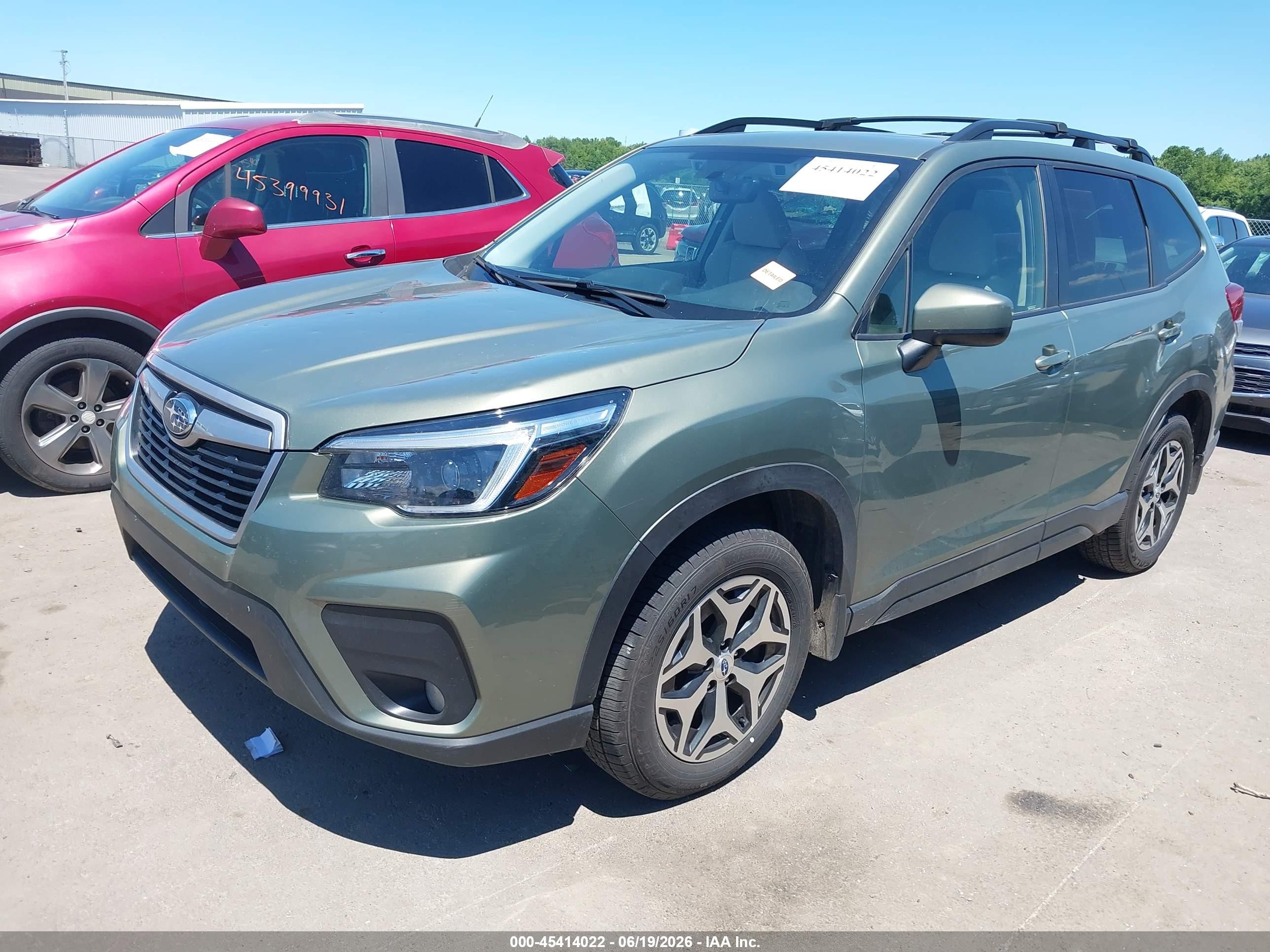 2021 Subaru Forester Premium Green vin: JF2SKAJC7MH593138