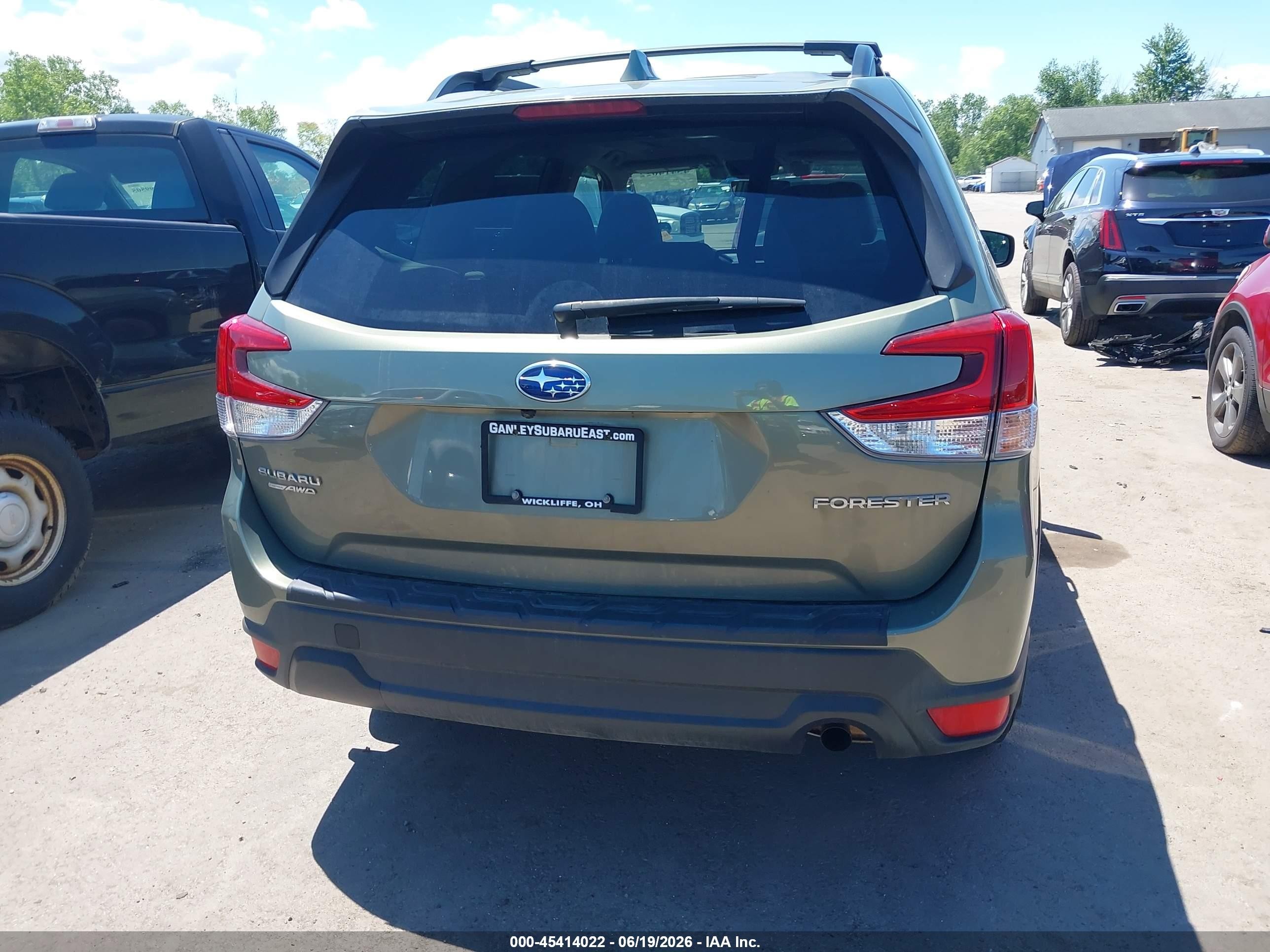 2021 Subaru Forester Premium Green vin: JF2SKAJC7MH593138