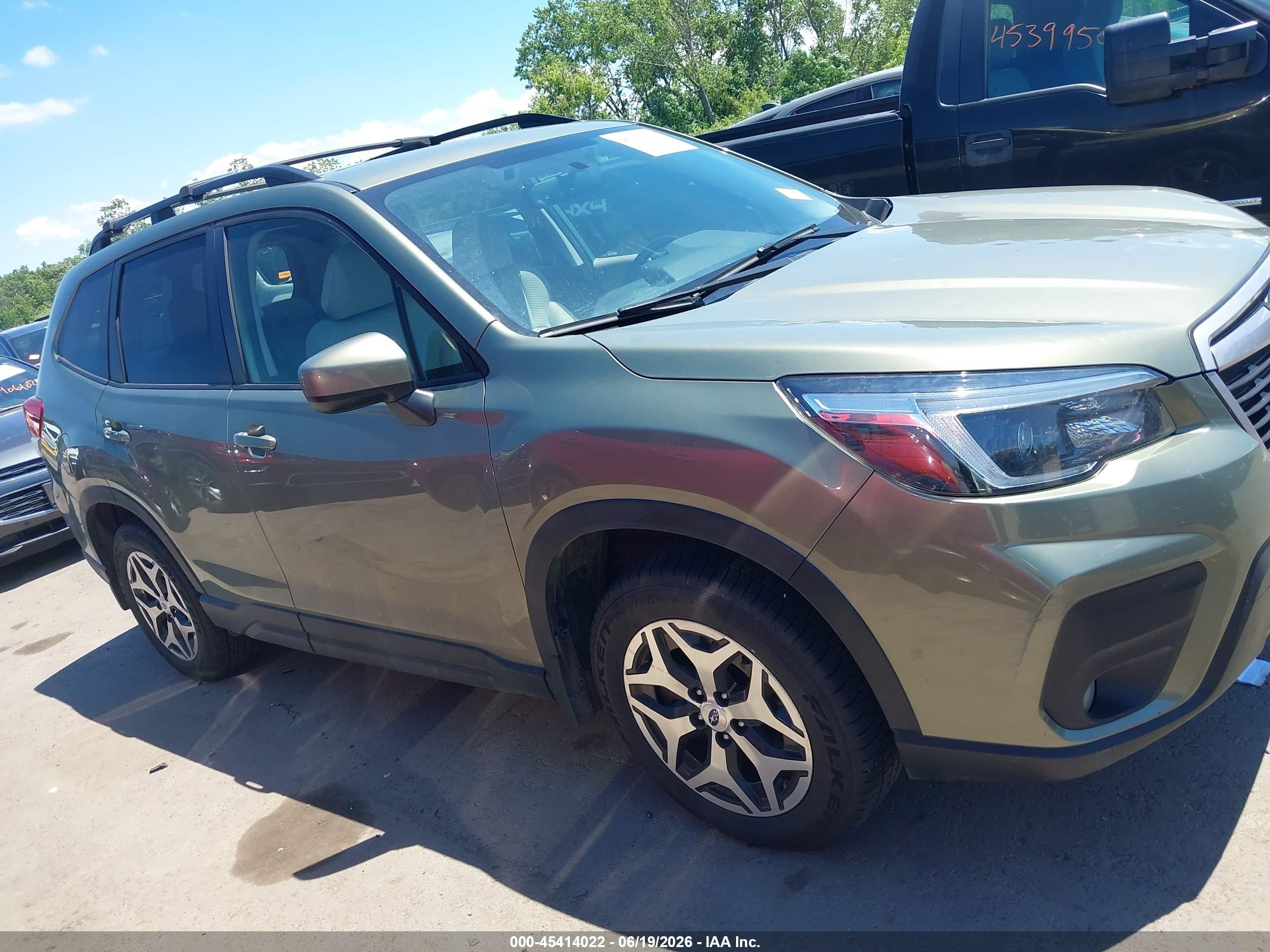 2021 Subaru Forester Premium Green vin: JF2SKAJC7MH593138