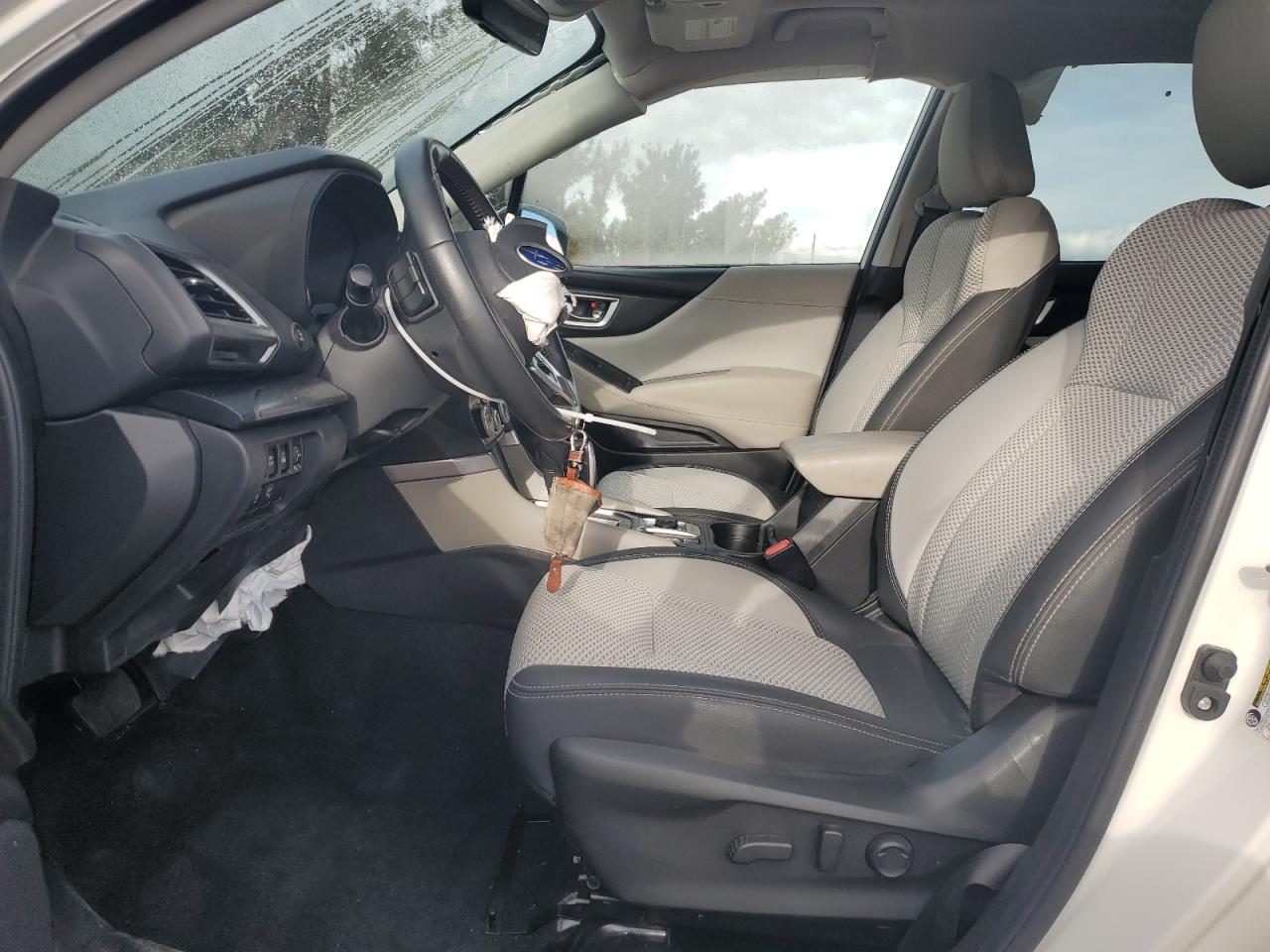 2021 Subaru Forester Premium Белый vin: JF2SKAJC8MH473414