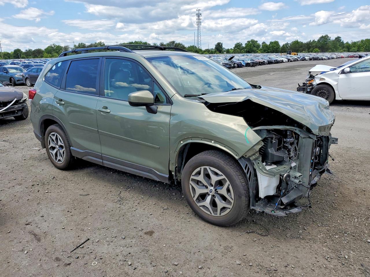 2021 Subaru Forester Premium Green vin: JF2SKAJC9MH466004