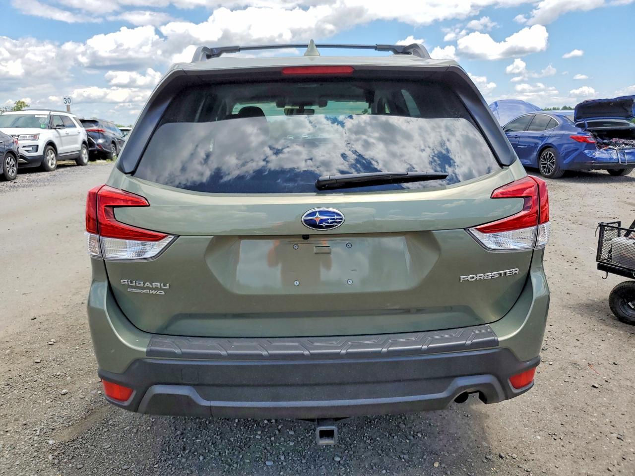 2021 Subaru Forester Premium Green vin: JF2SKAJC9MH466004