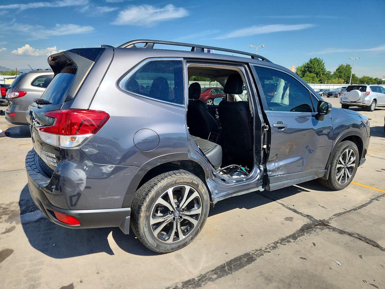 2024 Subaru Forester Limited Угольный vin: JF2SKALC8RH429045