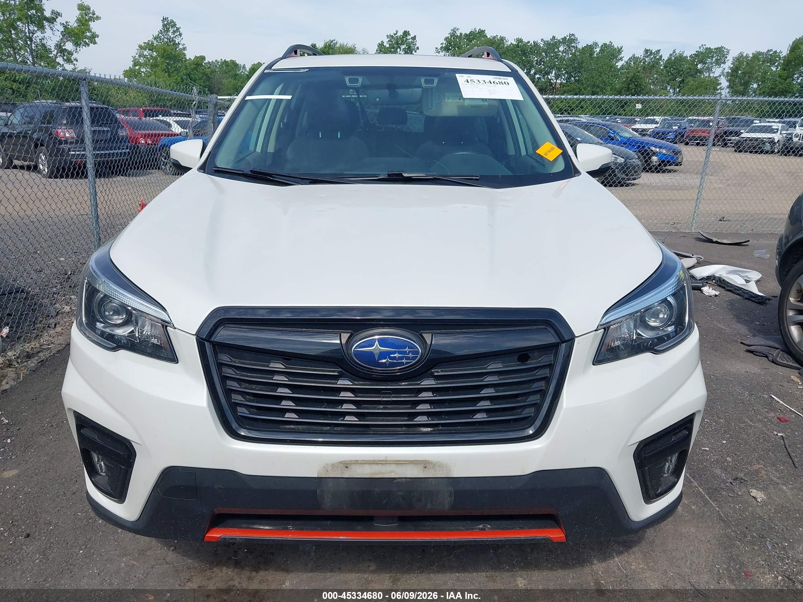 2020 Subaru Forester Sport White vin: JF2SKAMC1LH432682