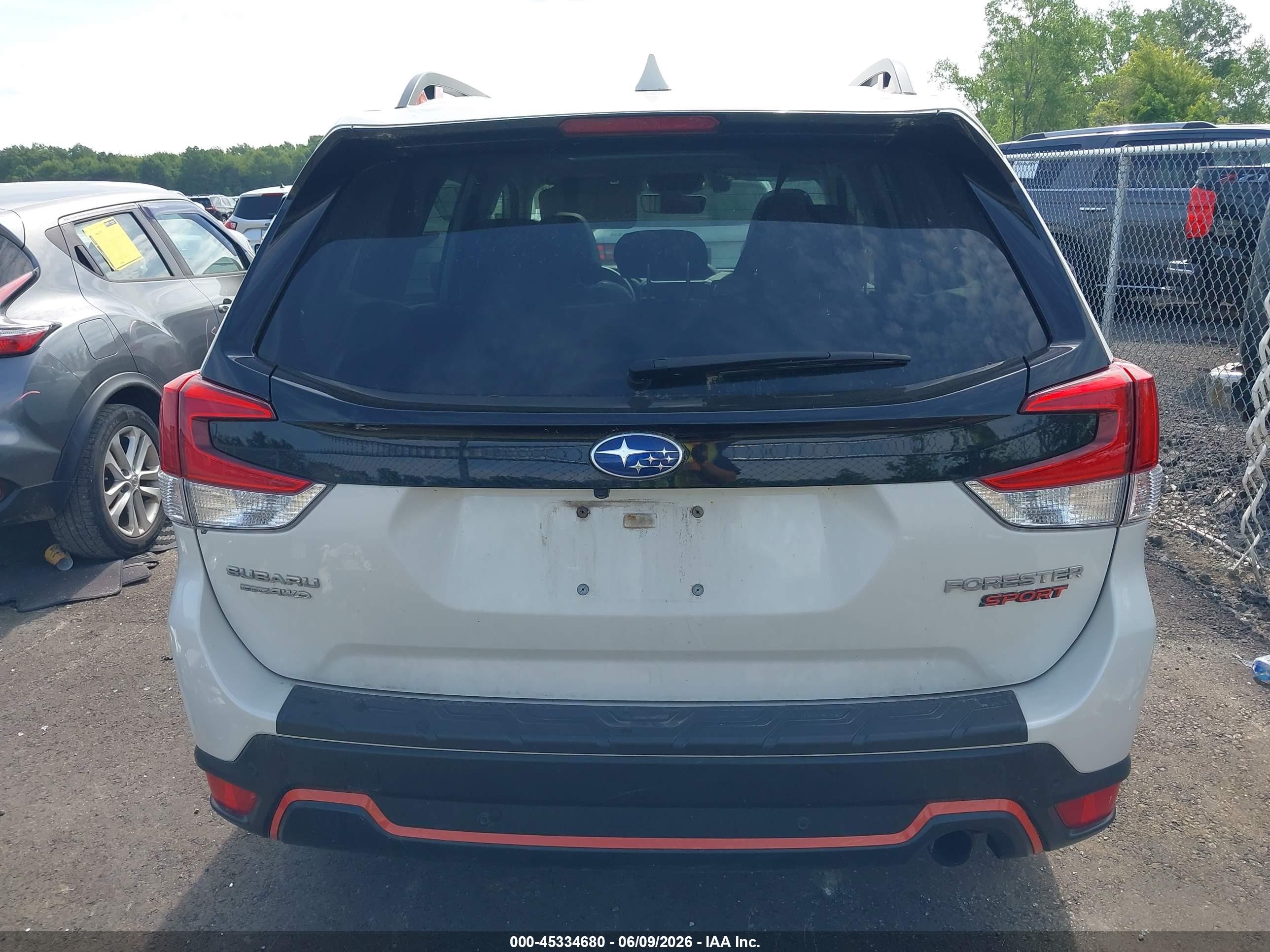 2020 Subaru Forester Sport White vin: JF2SKAMC1LH432682