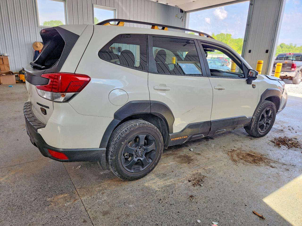 2022 Subaru Forester Wilderness White vin: JF2SKAMCXNH498067