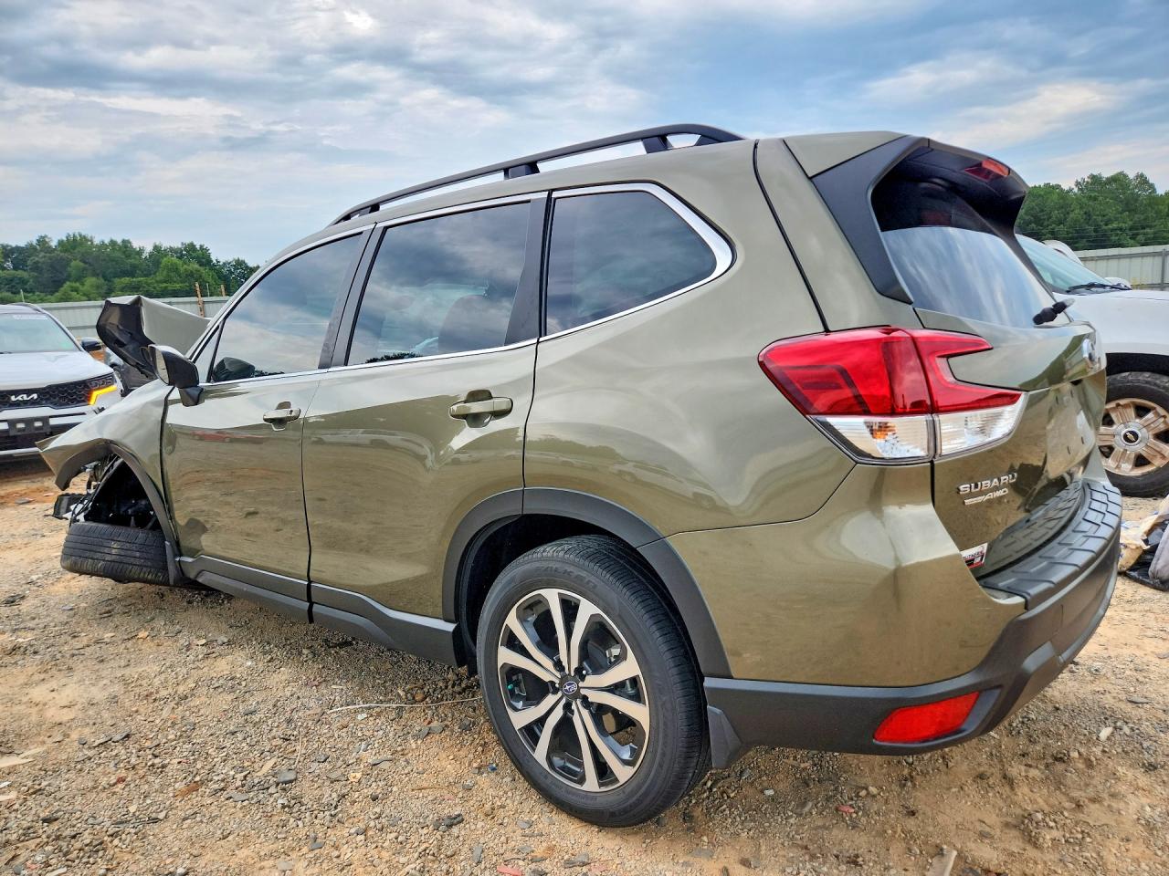 2023 Subaru Forester Limited Green vin: JF2SKANC5PH477418