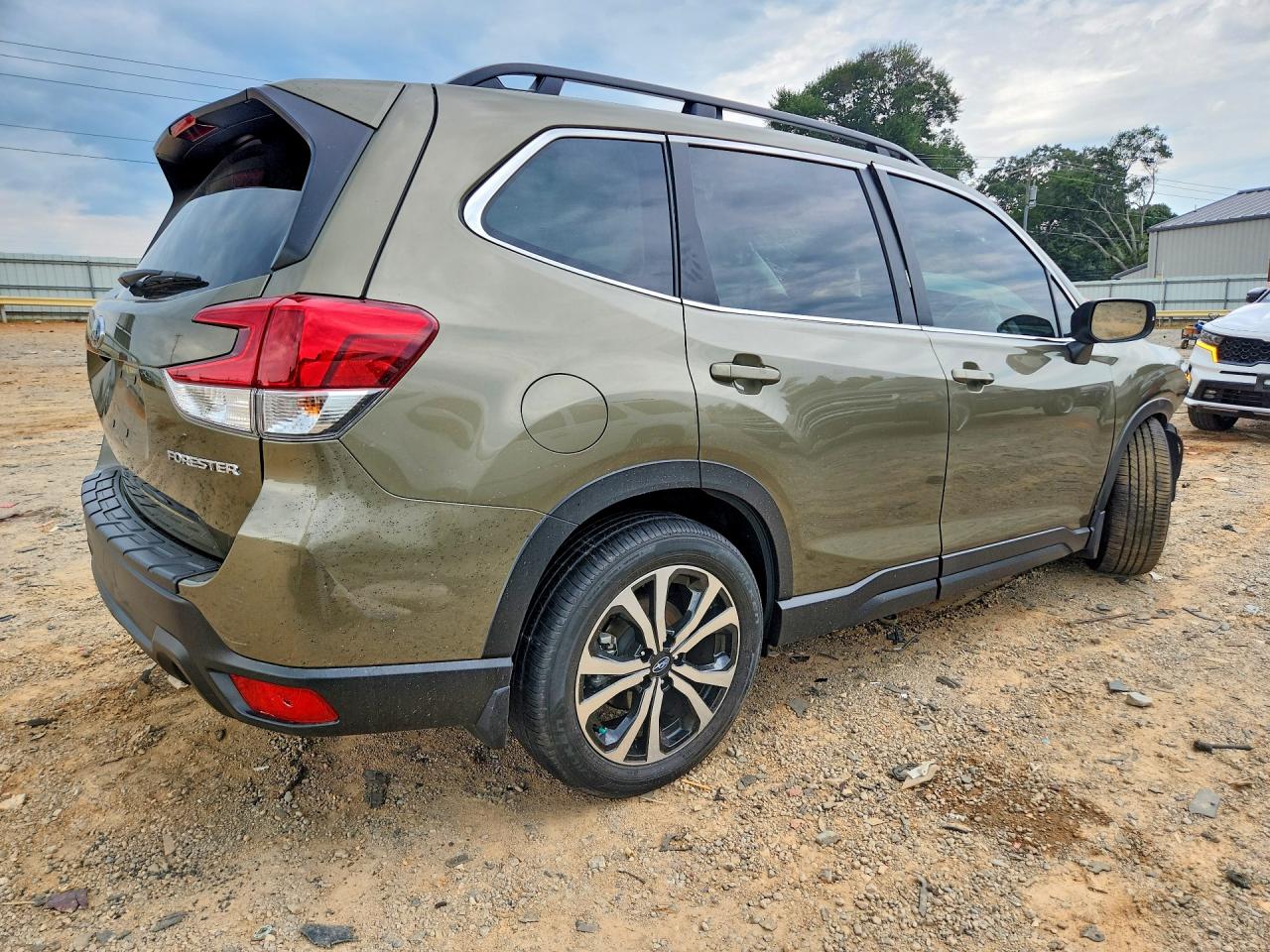 2023 Subaru Forester Limited Green vin: JF2SKANC5PH477418