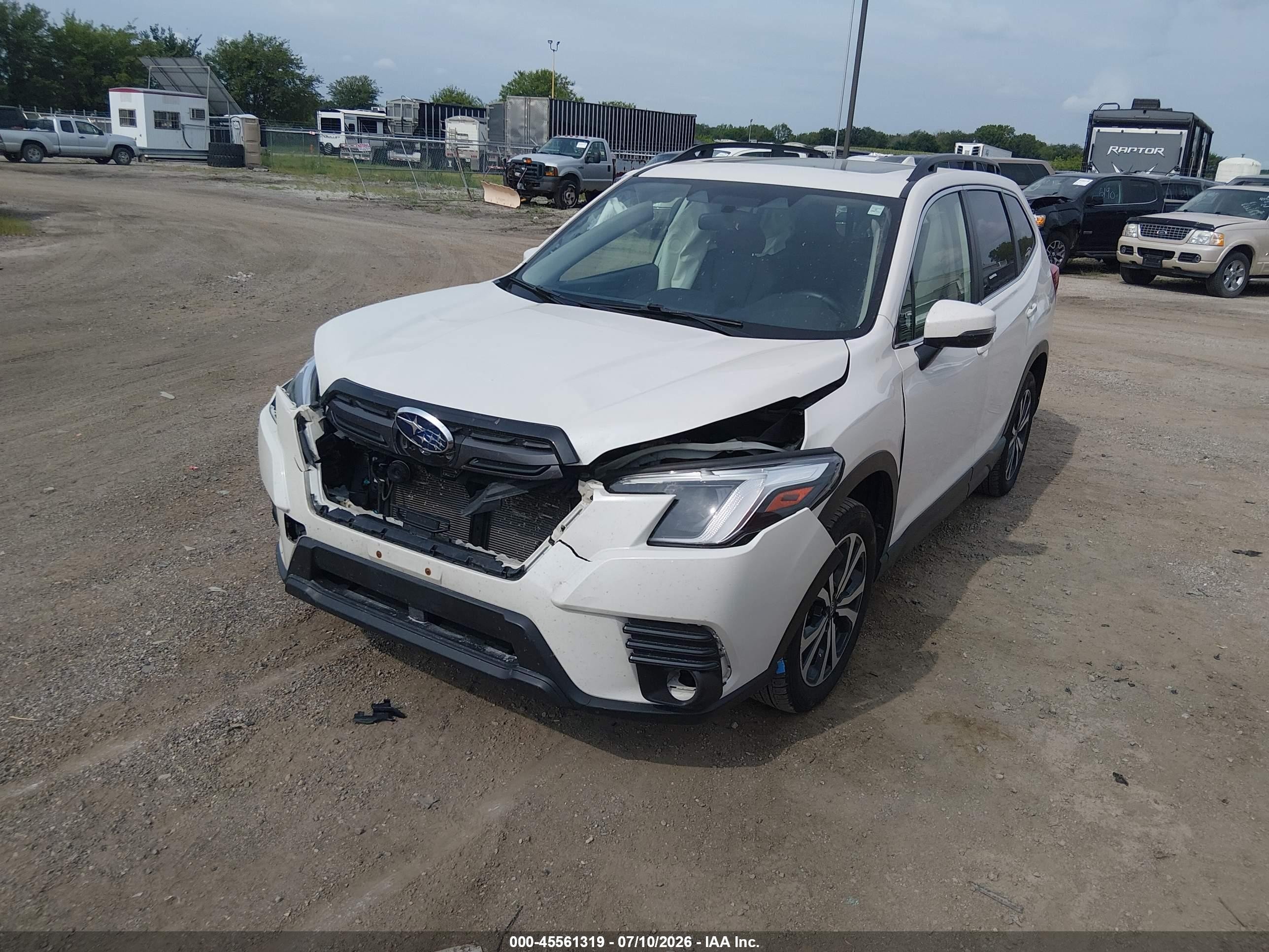 2023 Subaru Forester Limited White vin: JF2SKANC6PH440426