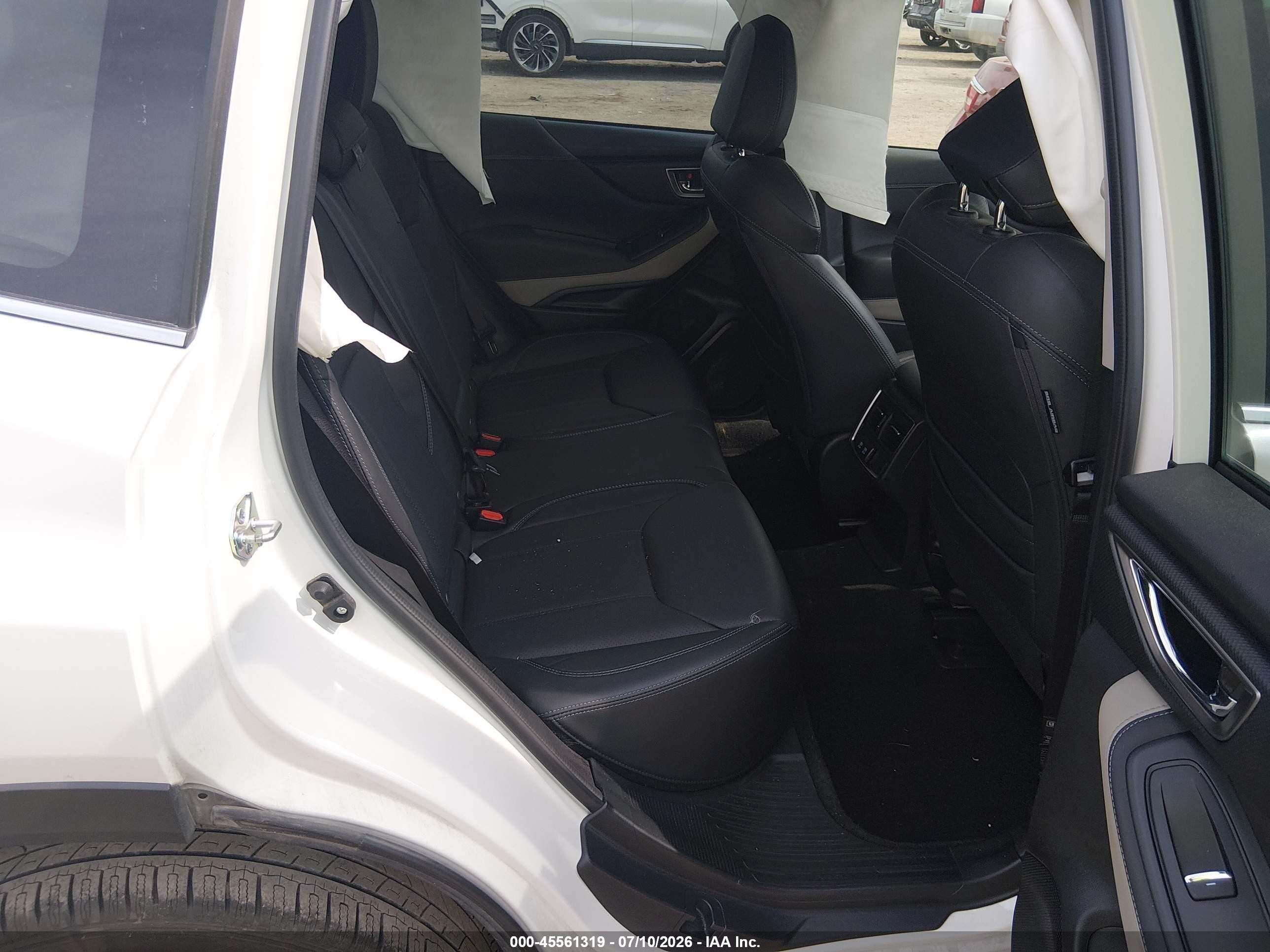 2023 Subaru Forester Limited White vin: JF2SKANC6PH440426