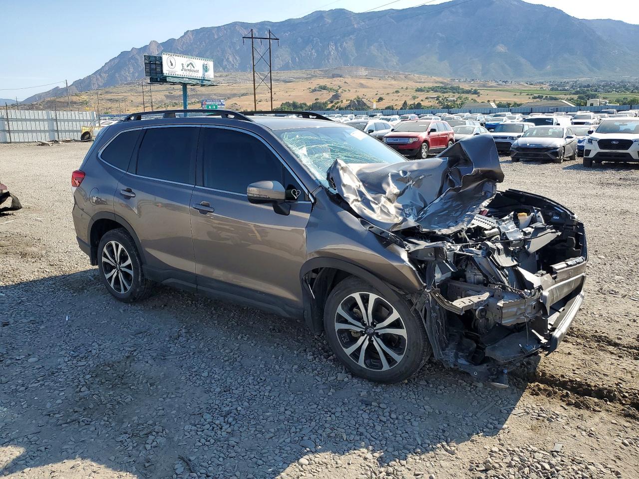 2023 Subaru Forester Limited Brown vin: JF2SKANC6PH501726