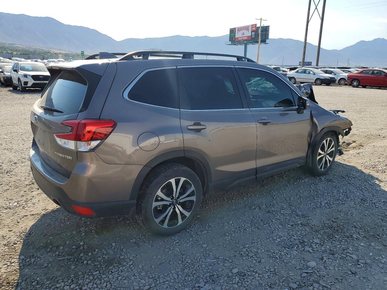 2023 Subaru Forester Limited Brown vin: JF2SKANC6PH501726