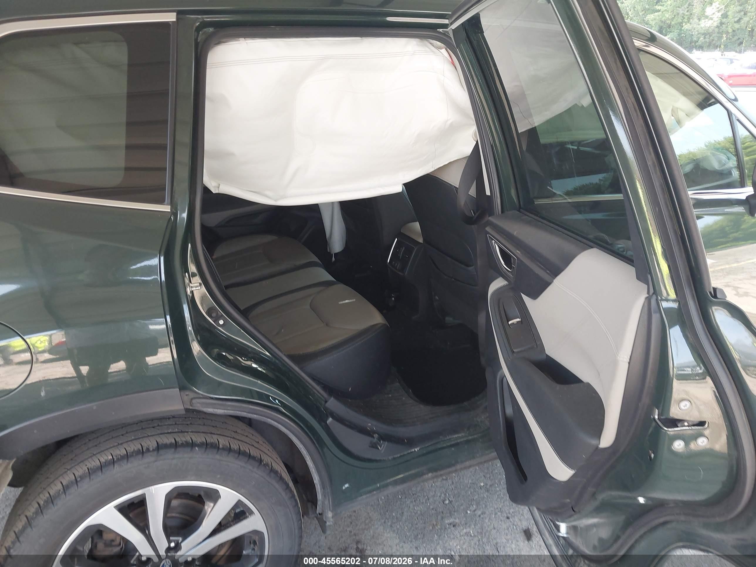 2022 Subaru Forester Limited Green vin: JF2SKAPC5NH458474