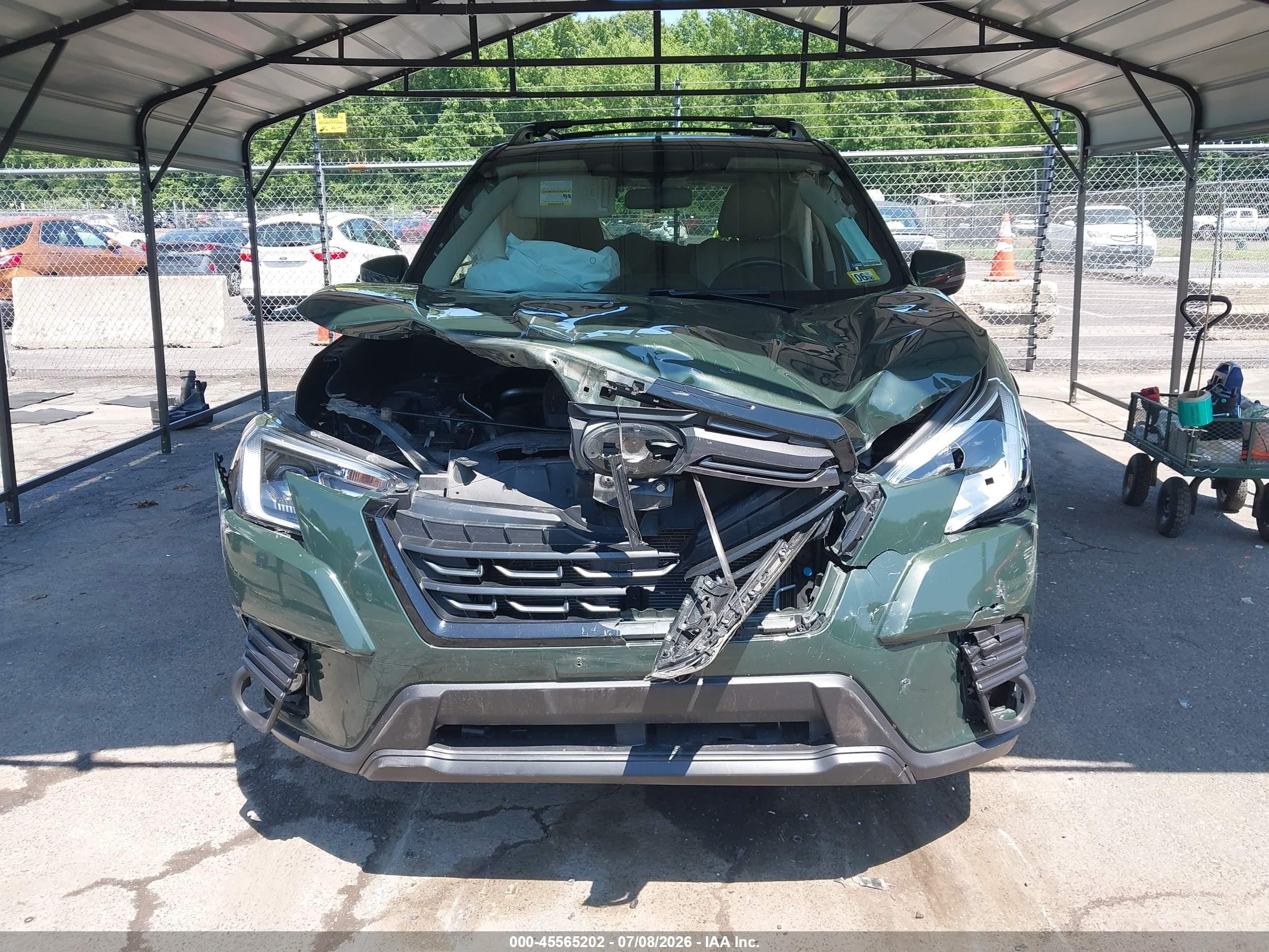 2022 Subaru Forester Limited Green vin: JF2SKAPC5NH458474