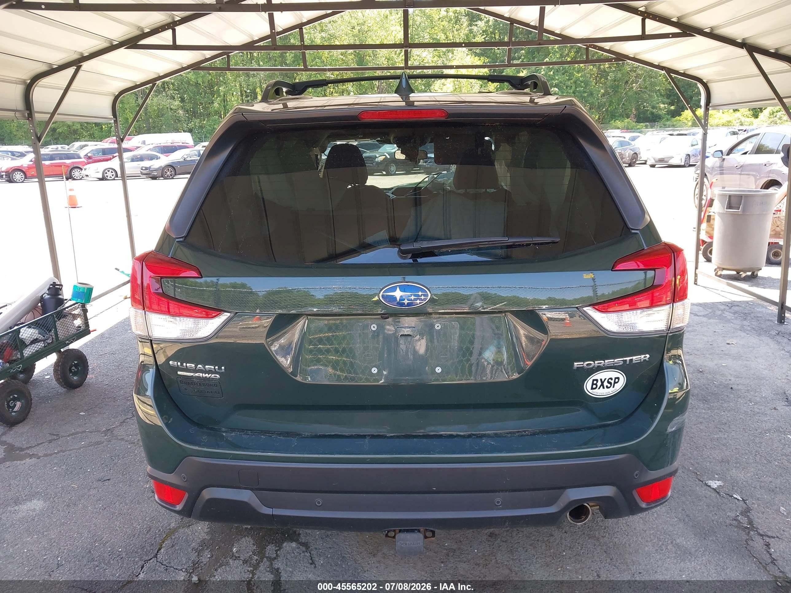 2022 Subaru Forester Limited Green vin: JF2SKAPC5NH458474