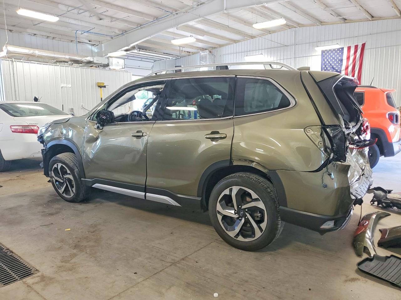 2023 Subaru Forester Touring Зеленый vin: JF2SKARC0PH499790